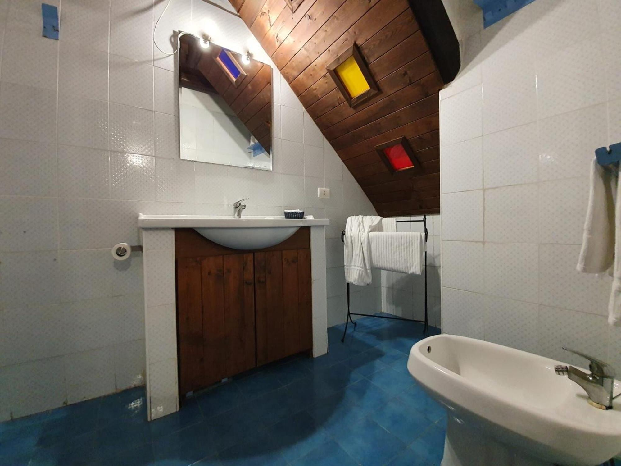 Beautiful In With Shared Swimming Pool Leilighet *
