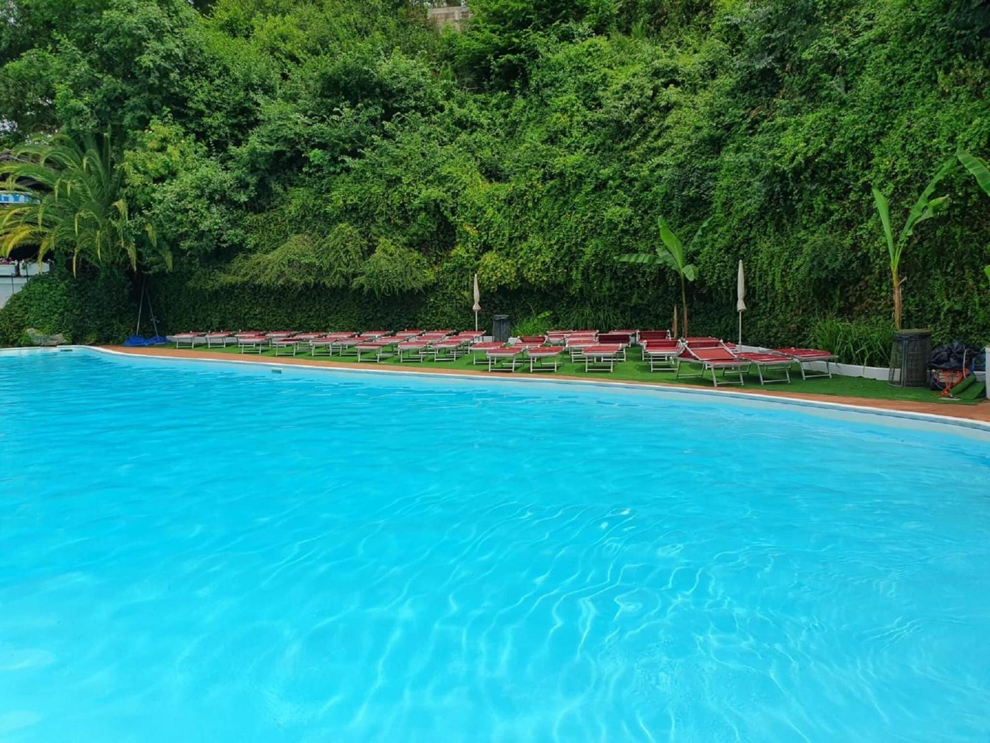 Beautiful In With Shared Swimming Pool * Roma