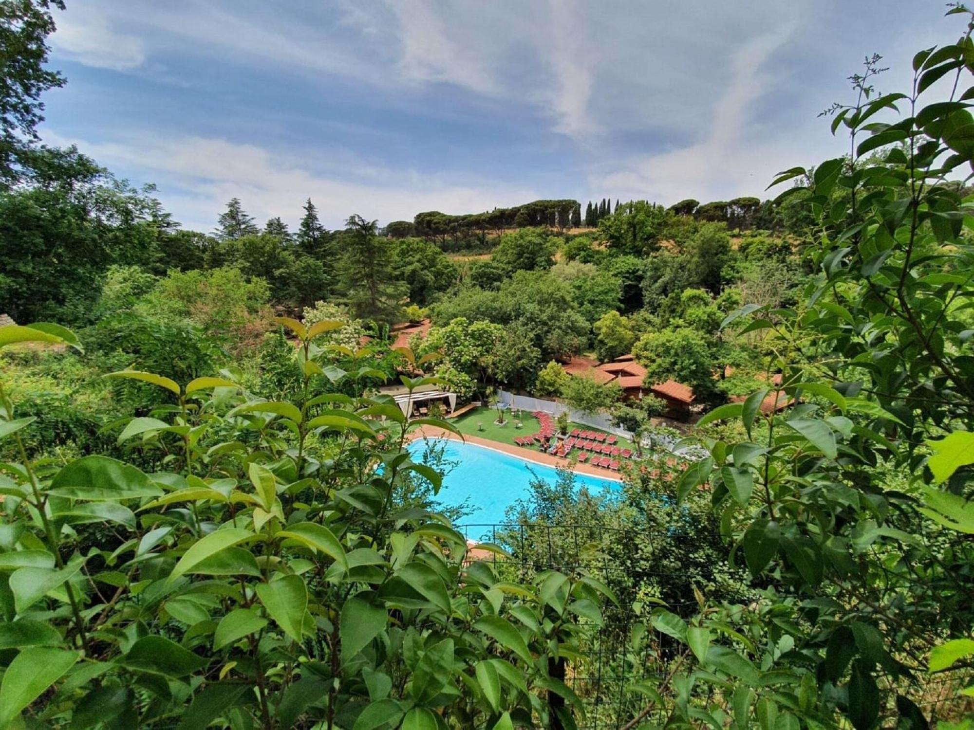 Beautiful In With Shared Swimming Pool * Roma