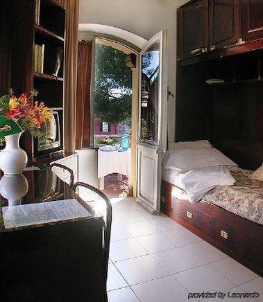 Tassoni Aparthotel Roma