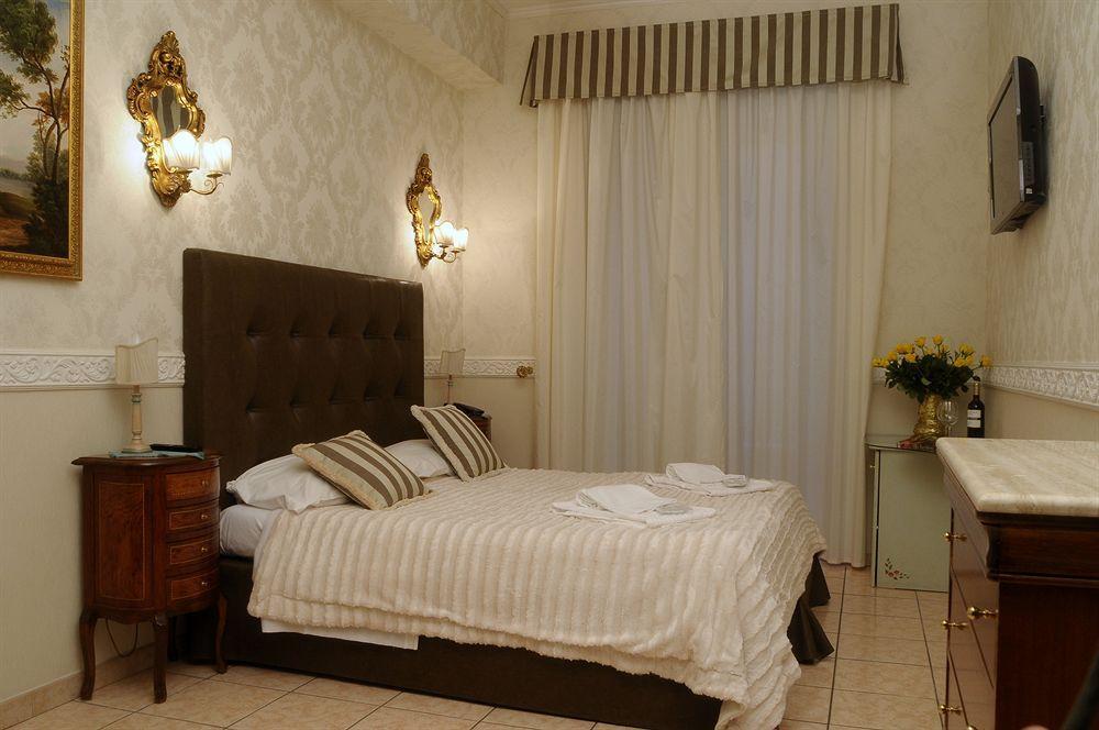 Alojamento de Acomodação e Pequeno-almoço Residenza Zanardelli 2*