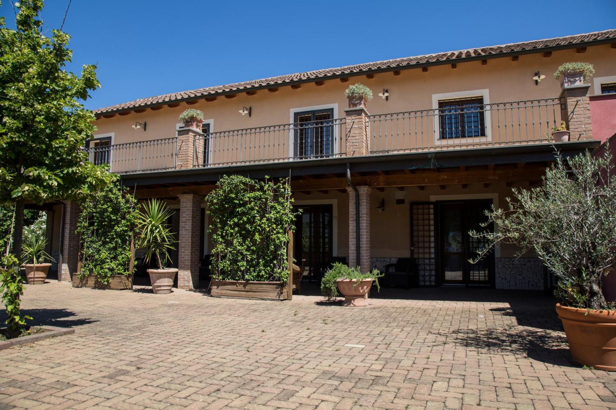 Gjestgiverier Luxardotel Roma