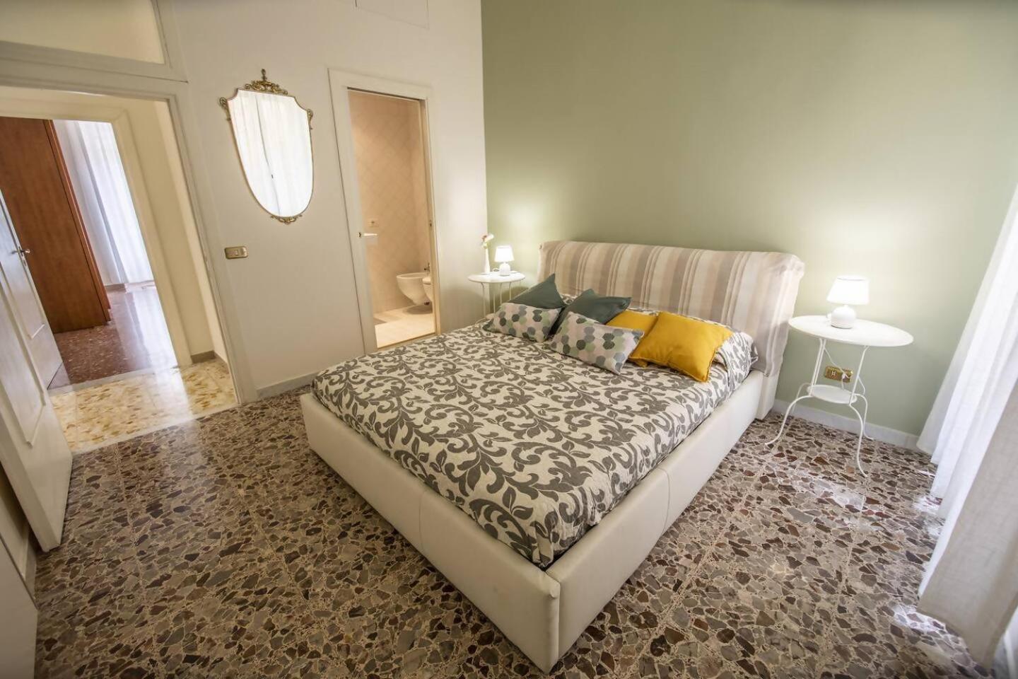 Rose Nel Cuore Di Apartamento