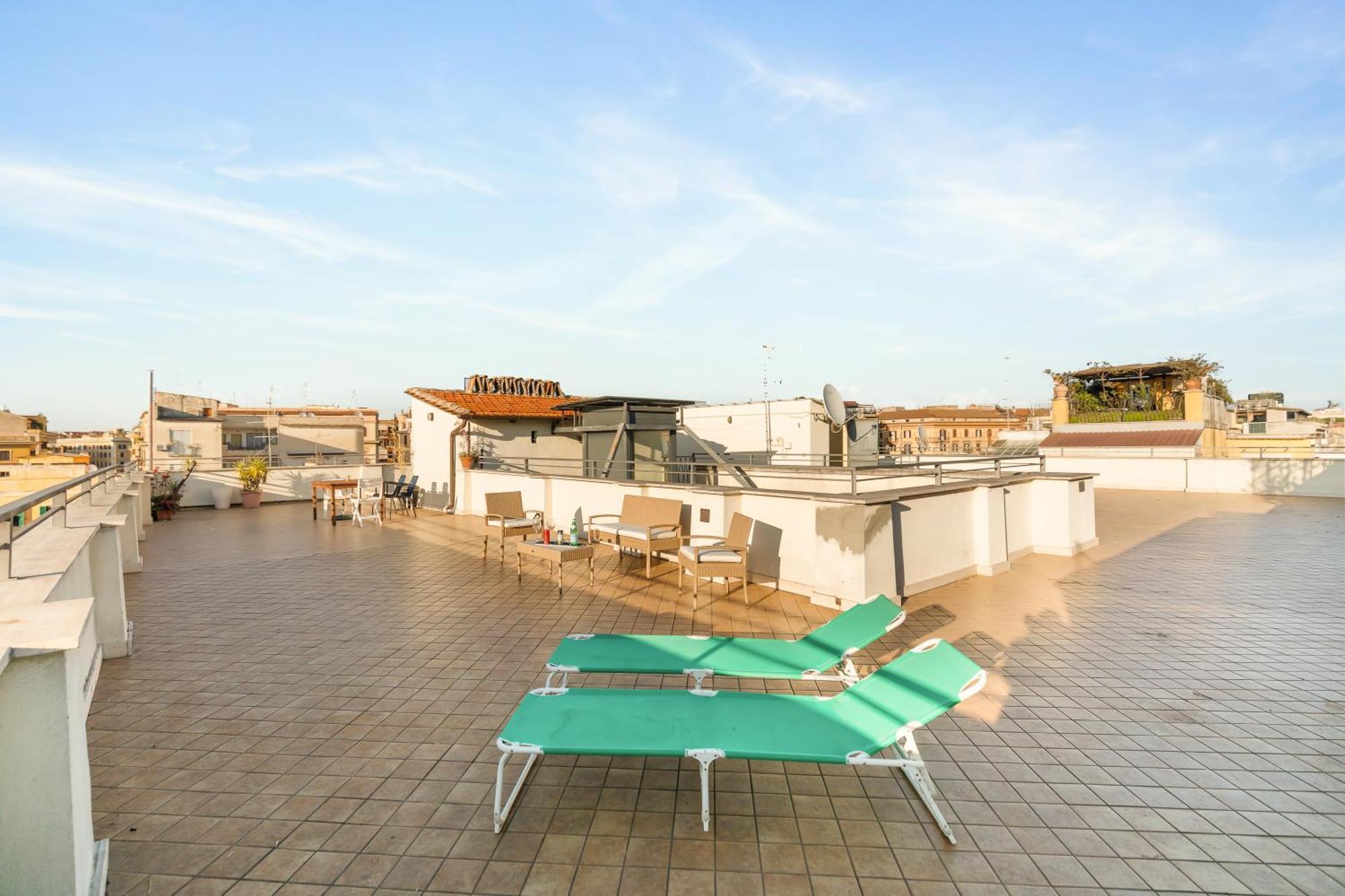 Apartment Penthouse In Exclusive Borgo Pio District Rom