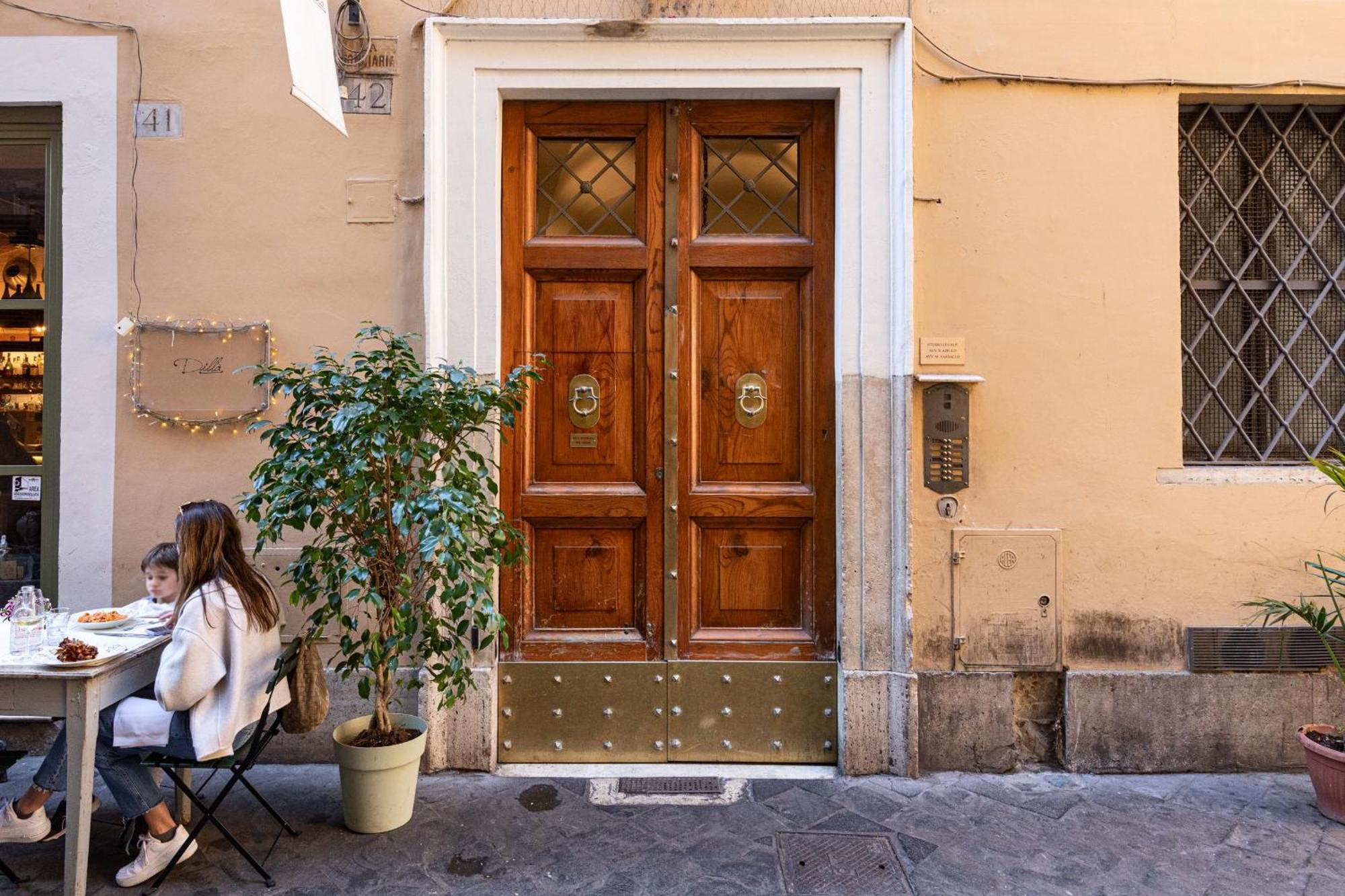 Spanish Steps Exclusive - Collection *