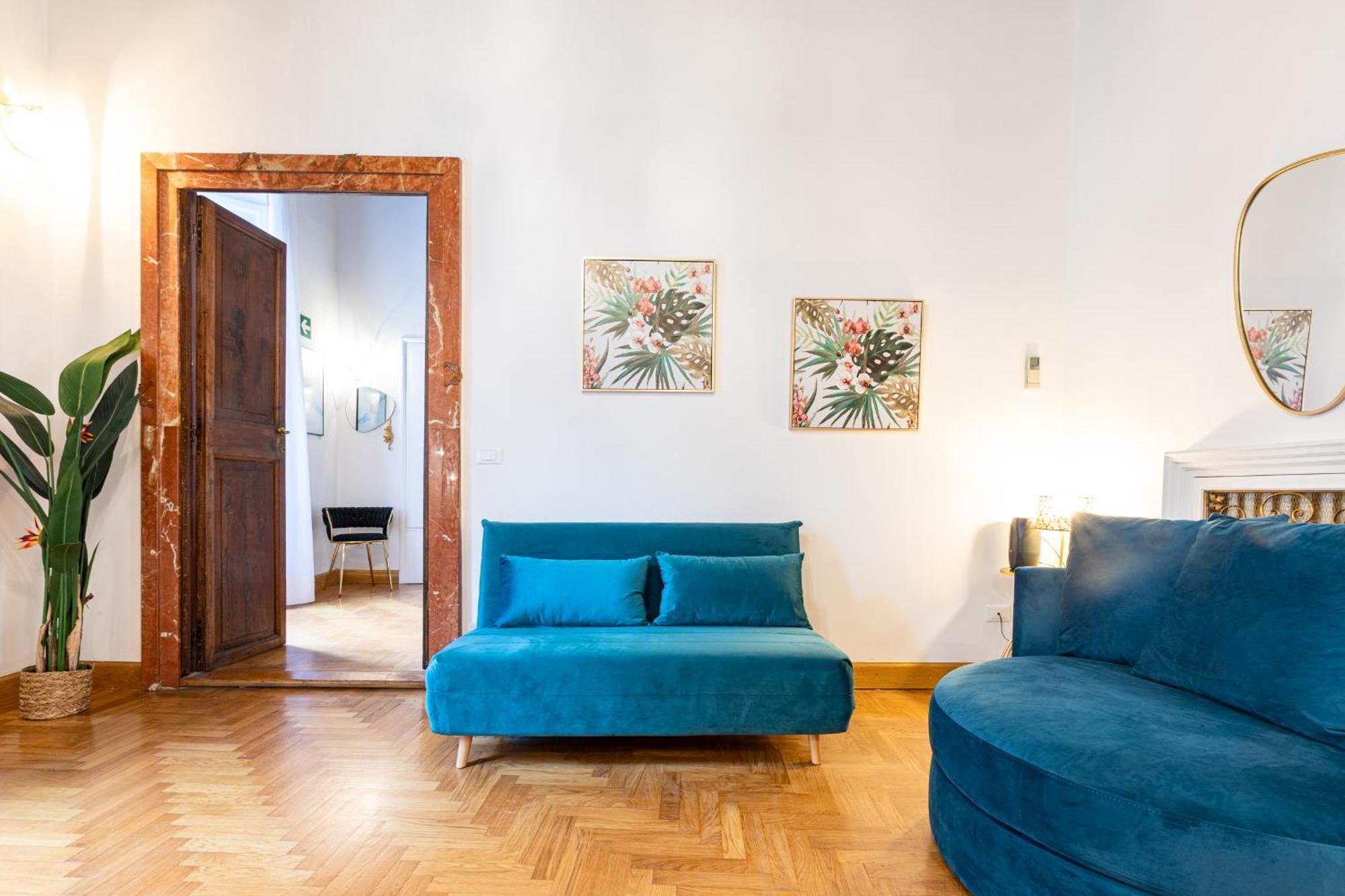 Spanish Steps Exclusive - Collection *