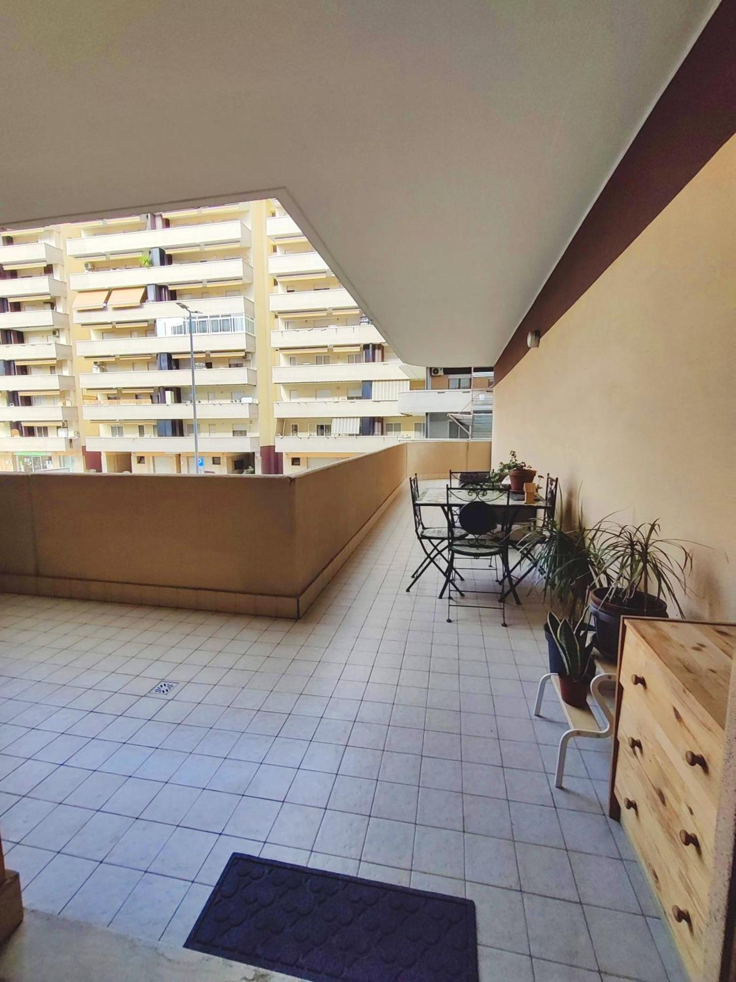 Marika's Cozy With Large Balcony Apartamento *