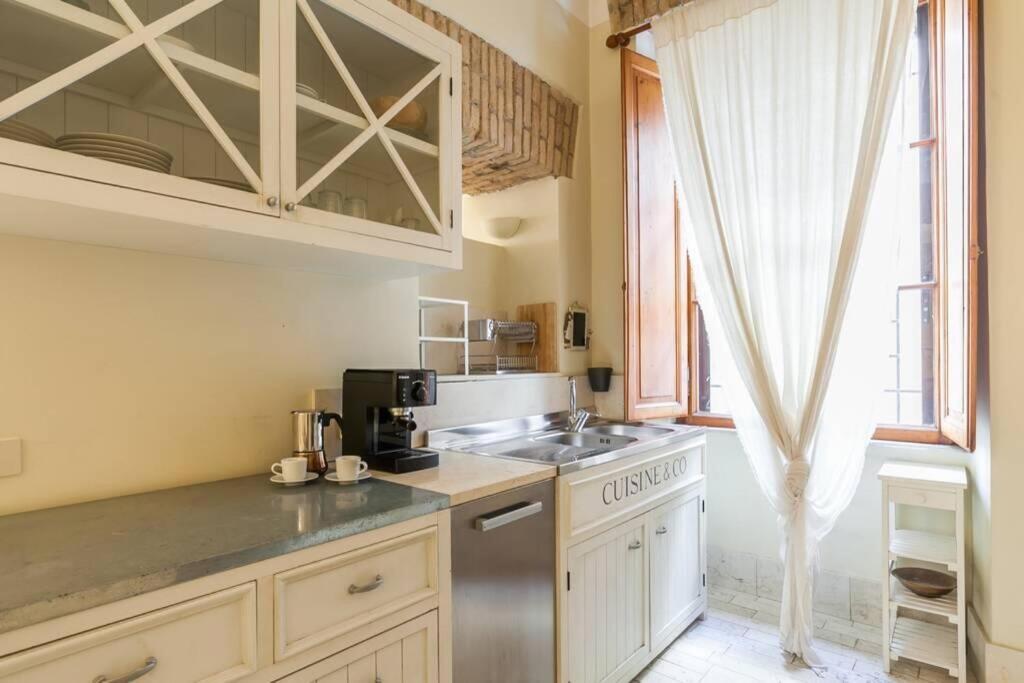 Appartamento Borgo Pio - Quite And Spacious *