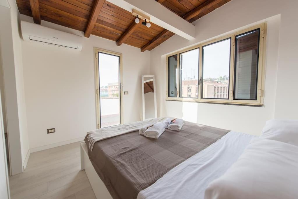 San Peter's - Cosy Renovated Penthouse Apartment *