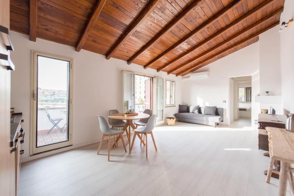 San Peter's - Cosy Renovated Penthouse Apartment *