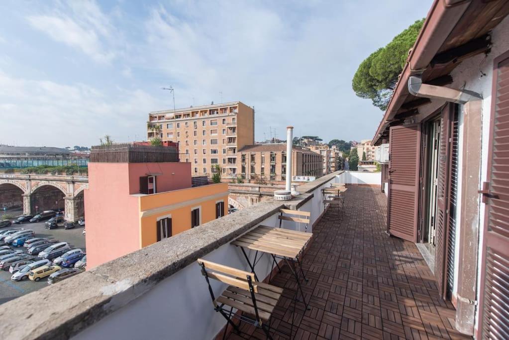San Peter's - Cosy Renovated Penthouse Apartment *