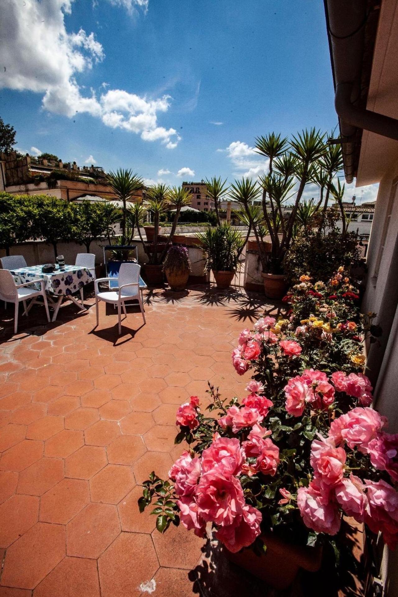 Tolles In Rione Iv Campo Marzio Mit Panorama-terrasse, Trevi-brunnen In Der Naehe Appartamento Roma