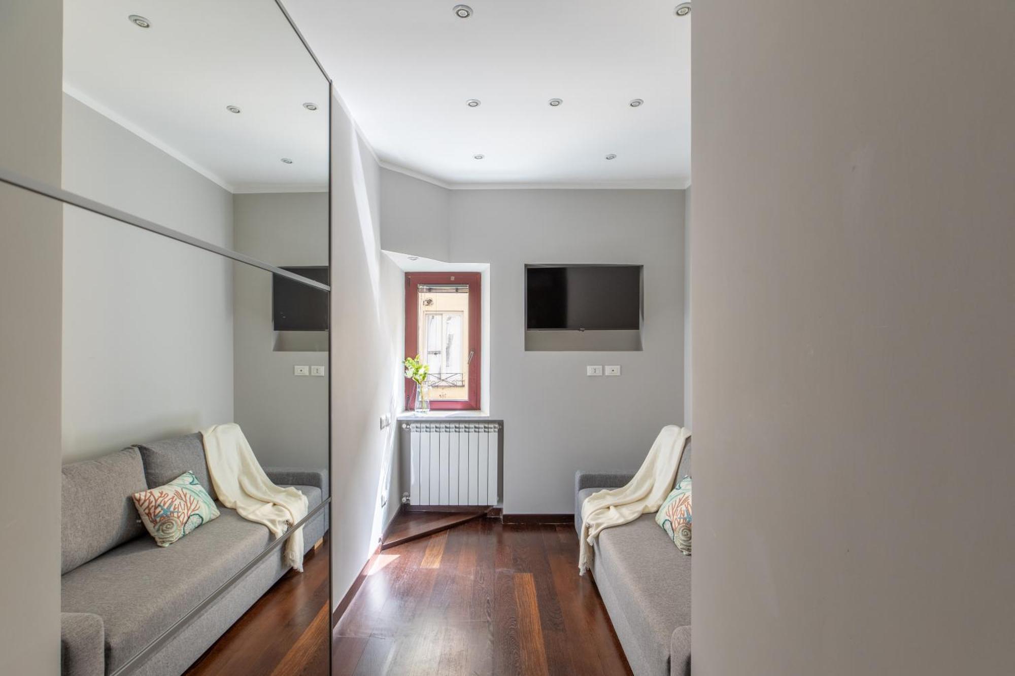 Apartamento Iflat Contemporary Elegance In The Heart Of