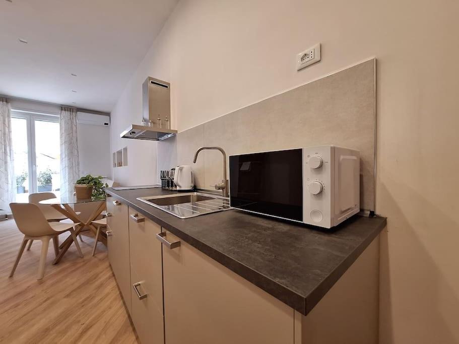 Apartamento Peaceful 2 Bedrooms With Patio, Near Metro A *