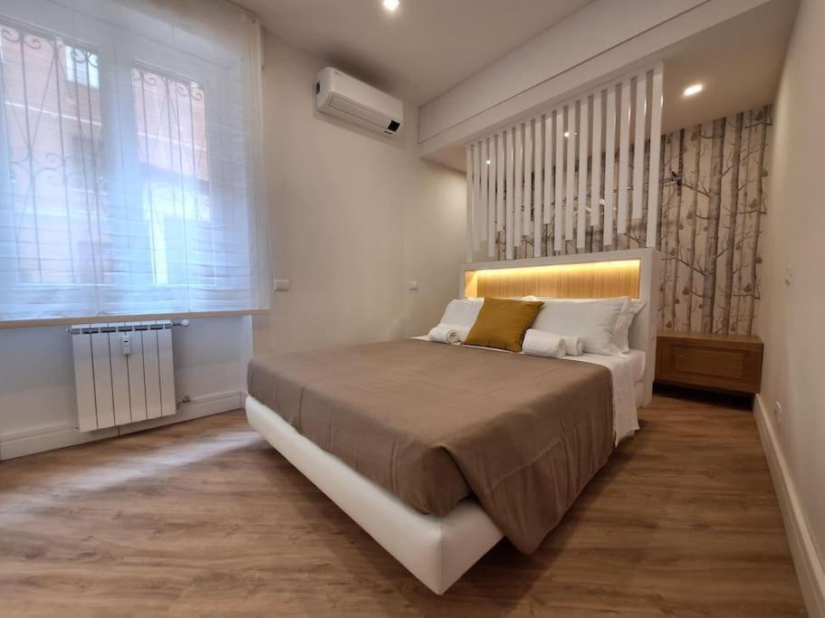 Apartamento Peaceful 2 Bedrooms With Patio, Near Metro A Roma