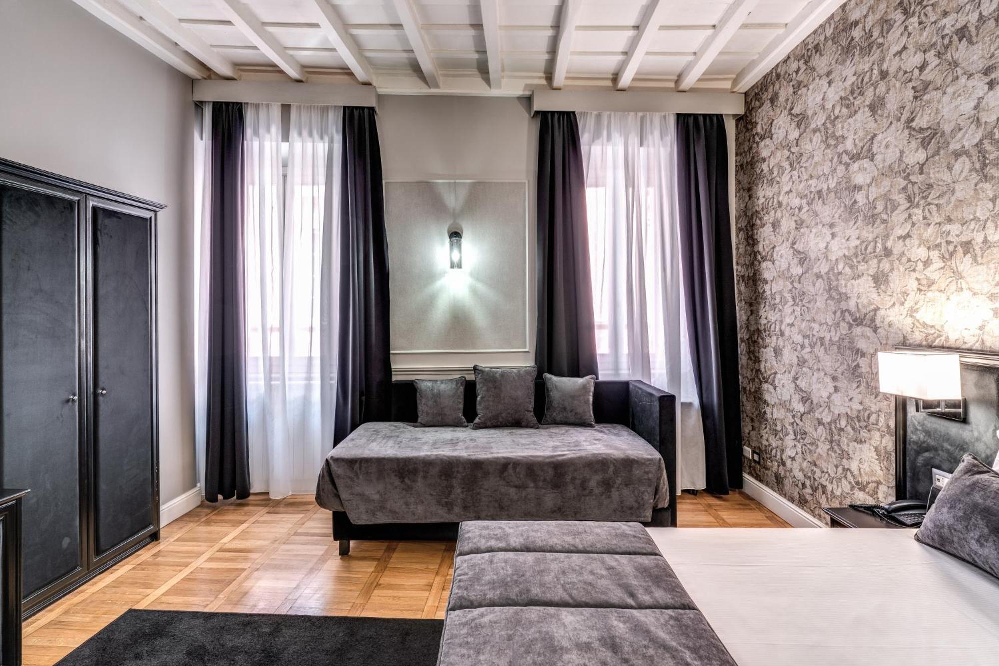 Relais Fontana Di Trevi Hotel 3*