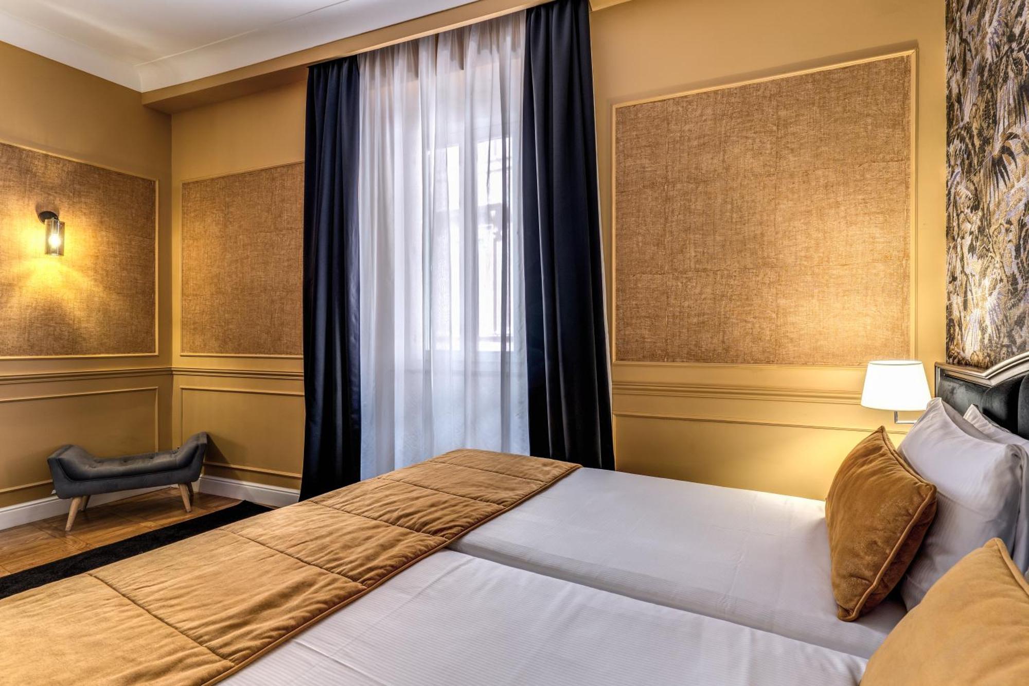 Relais Fontana Di Trevi 3*