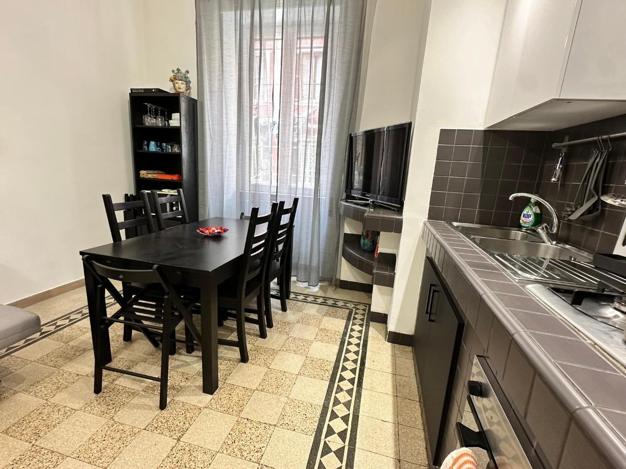 Jef Vaticano, Apartamento