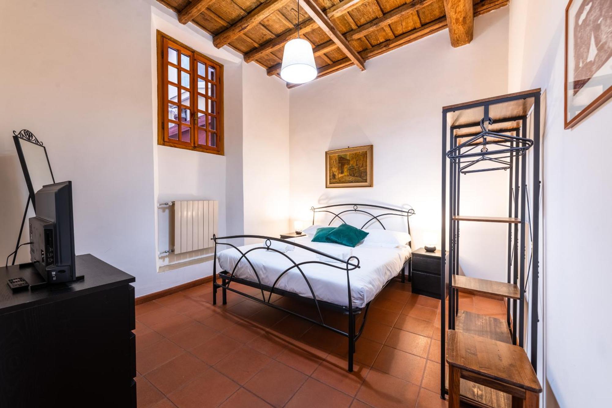 Apartment San Calisto Rome