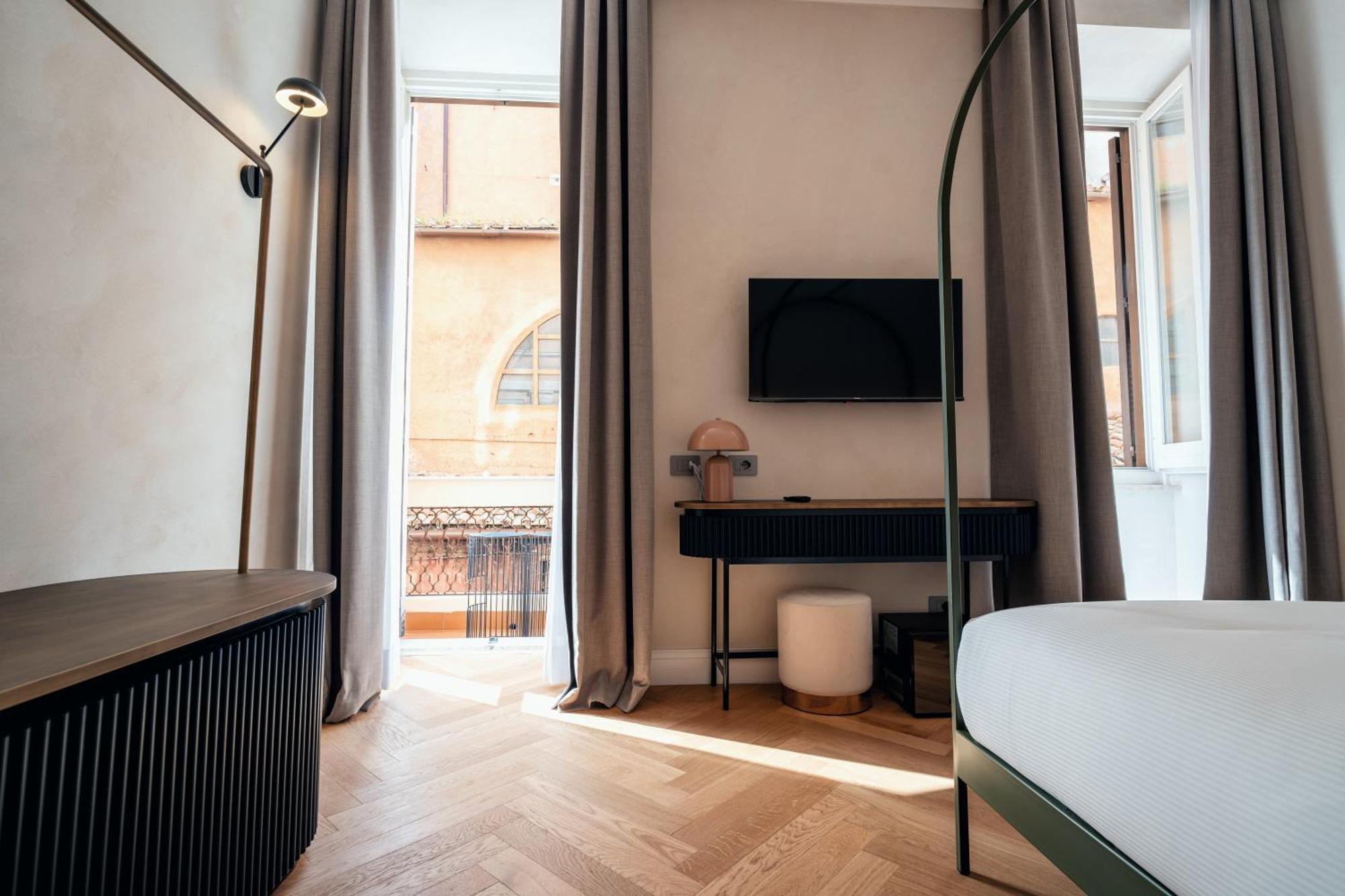 The Flow - Via Del Corso