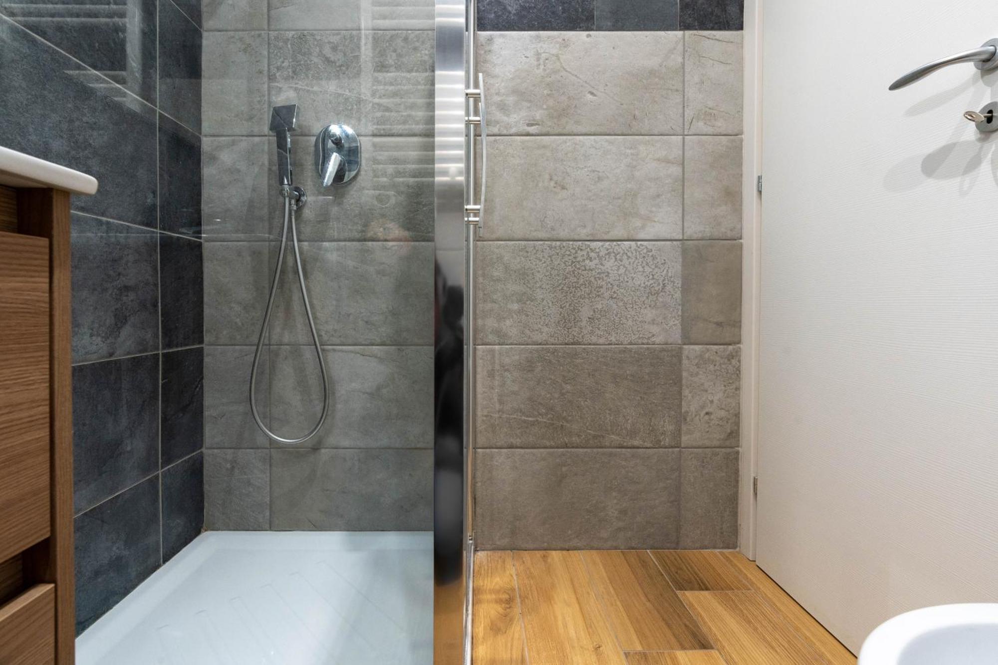 {10 Minutes From Centre} Free Wi-fi & Netflix * Roma
