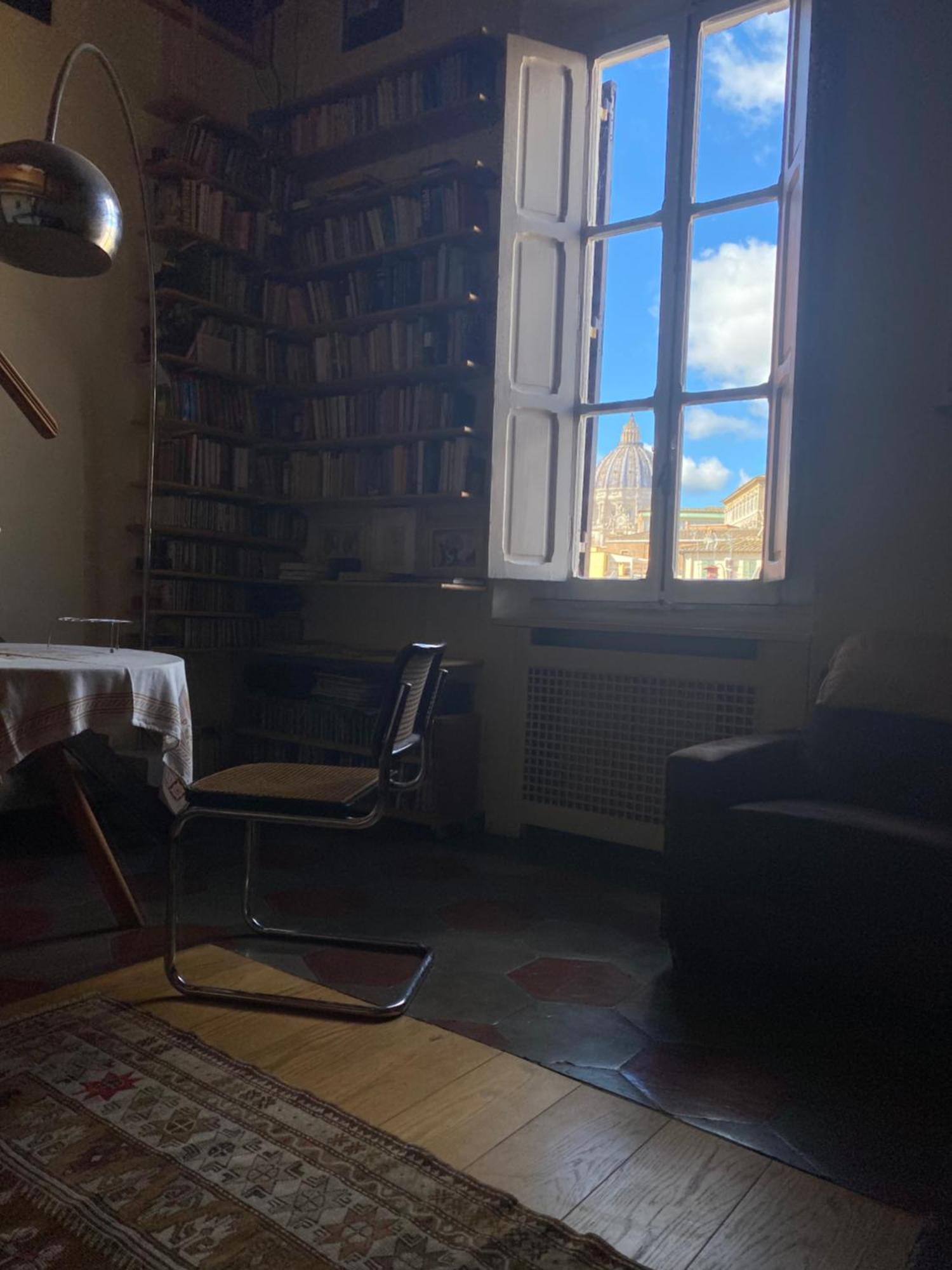 Penthouse In Exclusive Borgo Pio District Leilighet