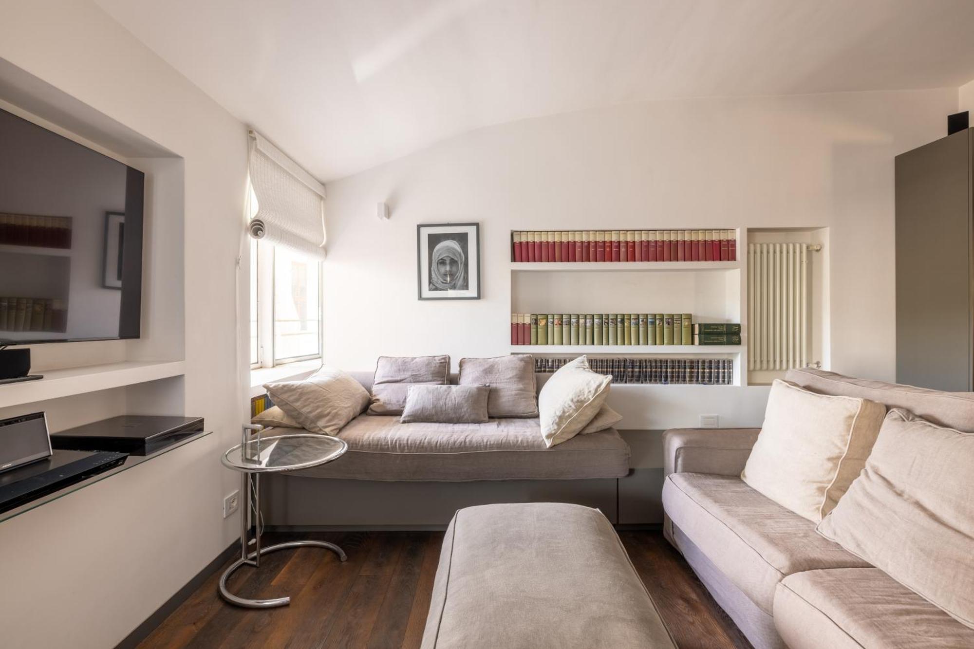 Farnesi Terrace Penthouse *