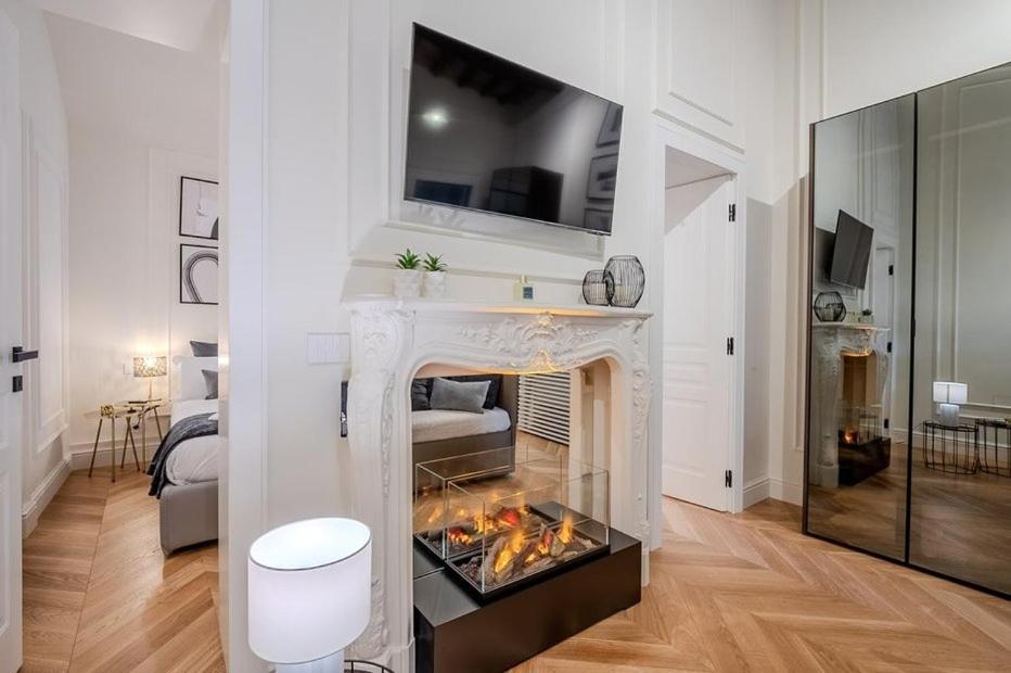 Acque Romane Piazza Di Spagna Apartment Rom