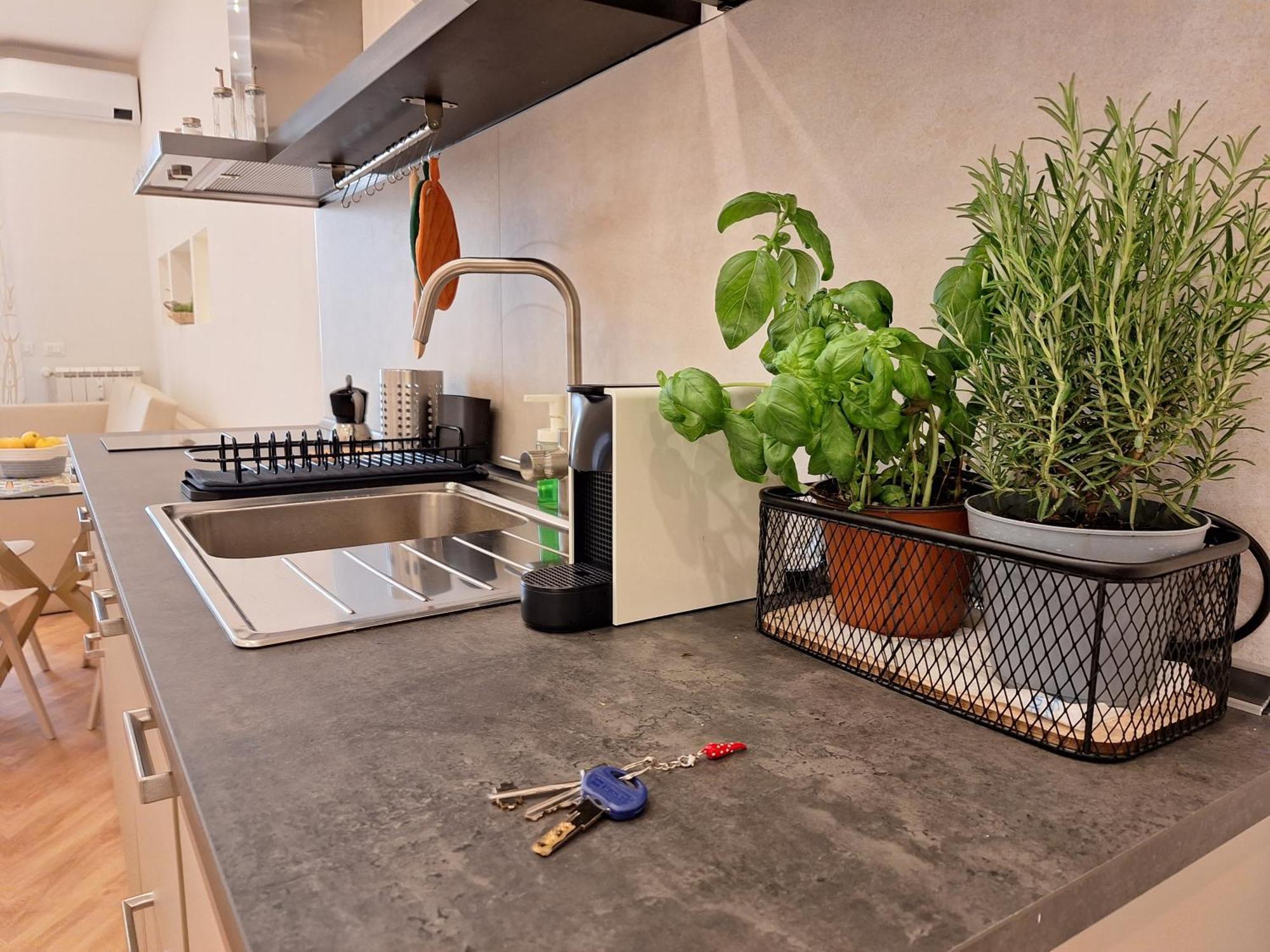 Peaceful 2 Bedrooms With Patio, Near Metro A Roma