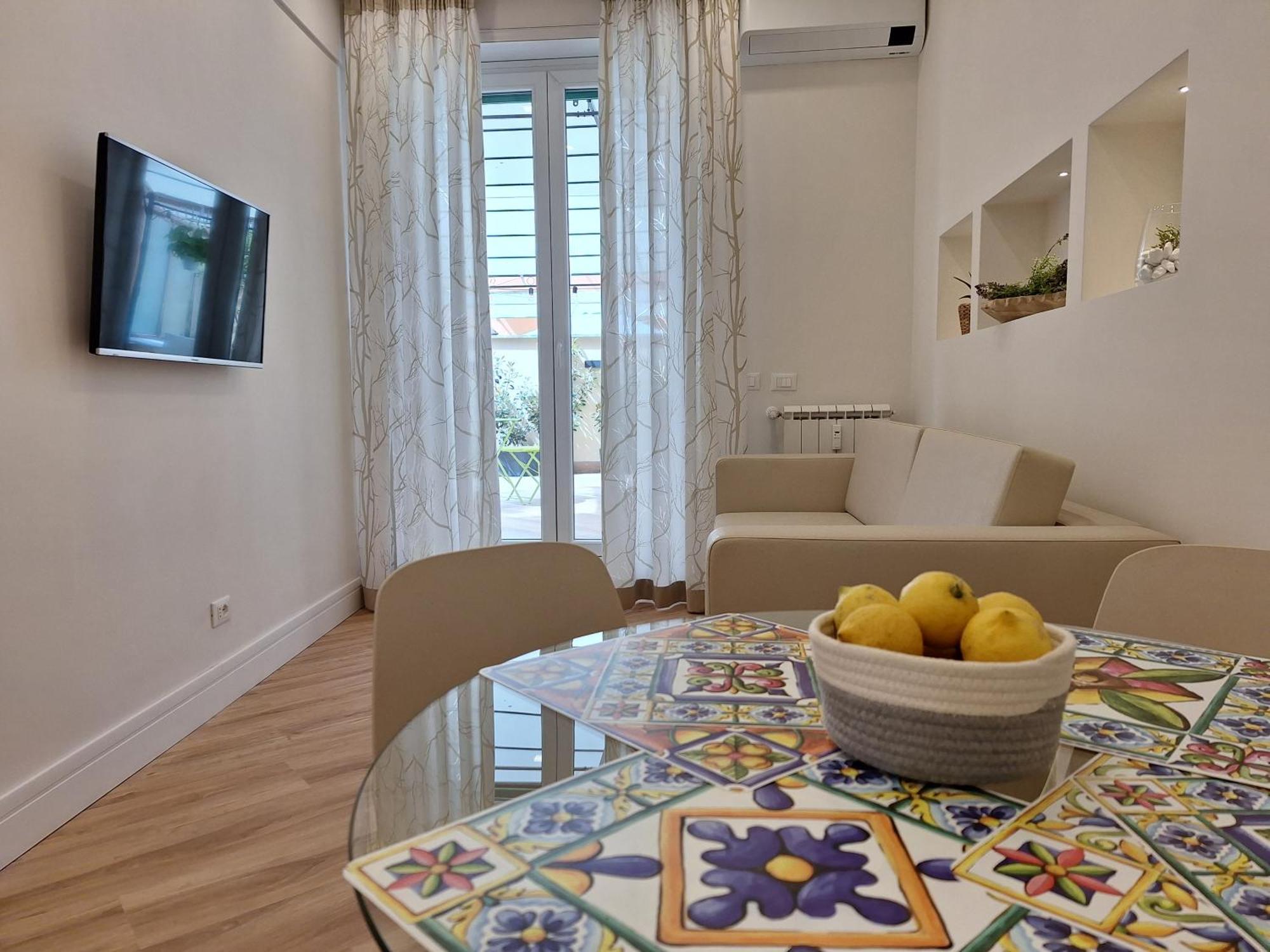 Peaceful 2 Bedrooms With Patio, Near Metro A Apartamento Roma