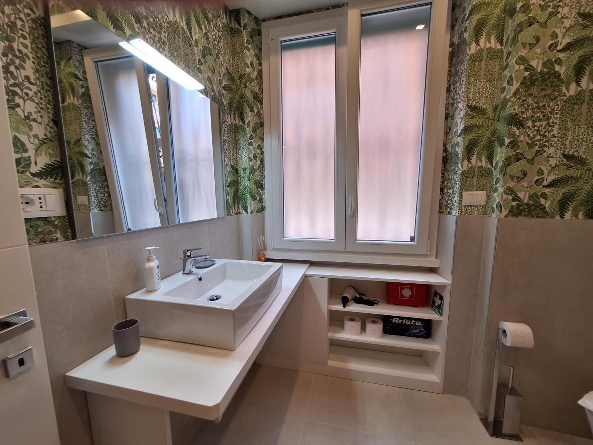 Peaceful 2 Bedrooms With Patio, Near Metro A Apartamento *