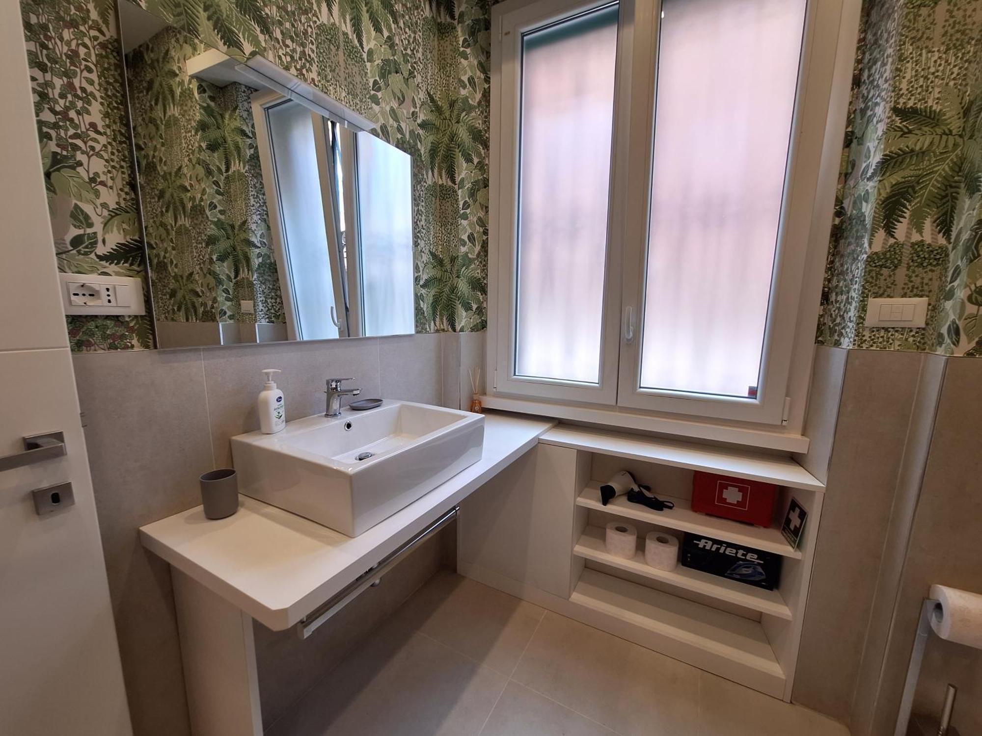 Peaceful 2 Bedrooms With Patio, Near Metro A Apartamento