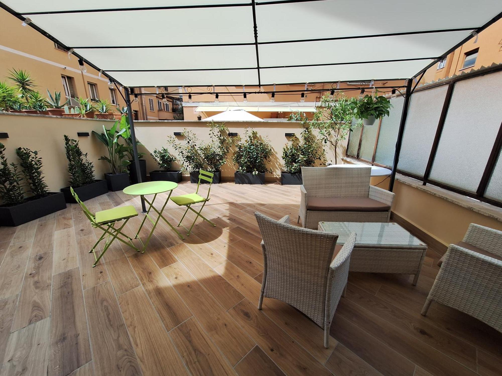 Peaceful 2 Bedrooms With Patio, Near Metro A Roma