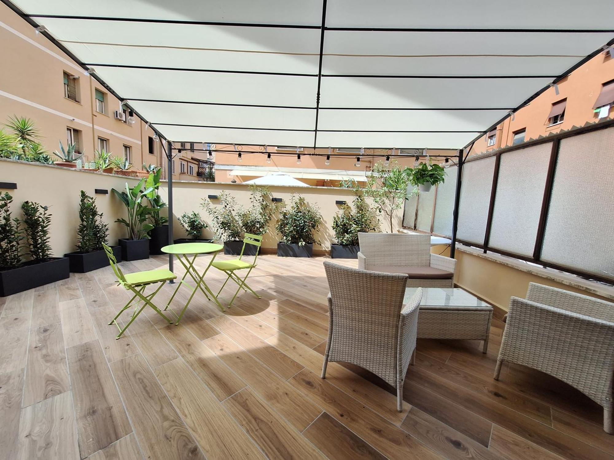 Peaceful 2 Bedrooms With Patio, Near Metro A * Roma