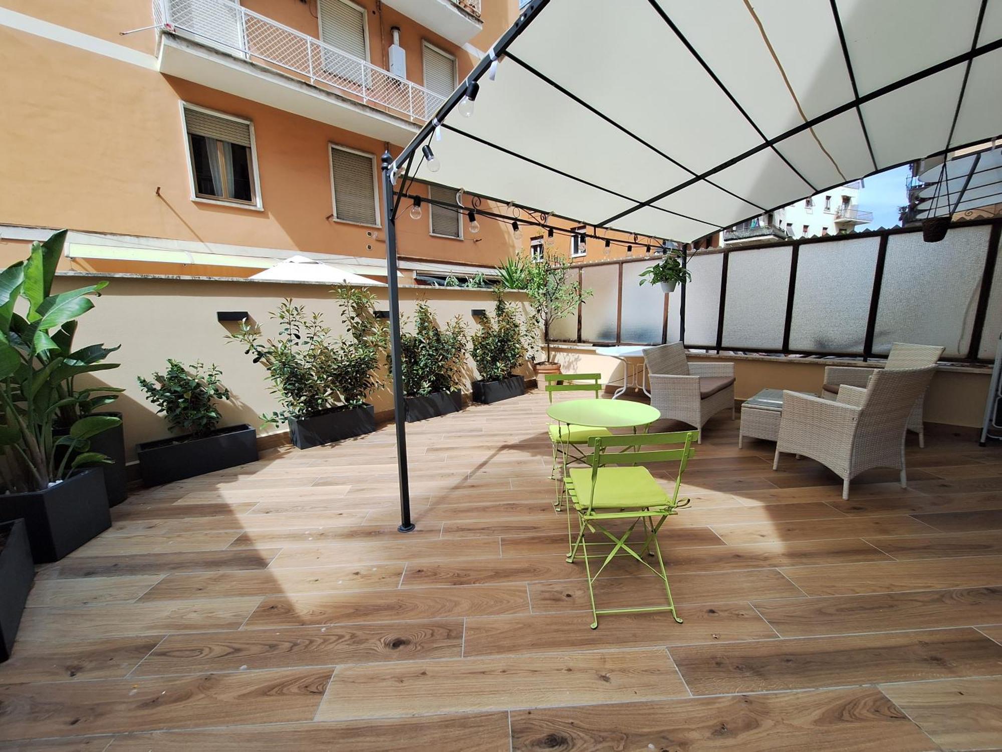 Peaceful 2 Bedrooms With Patio, Near Metro A Apartamento *
