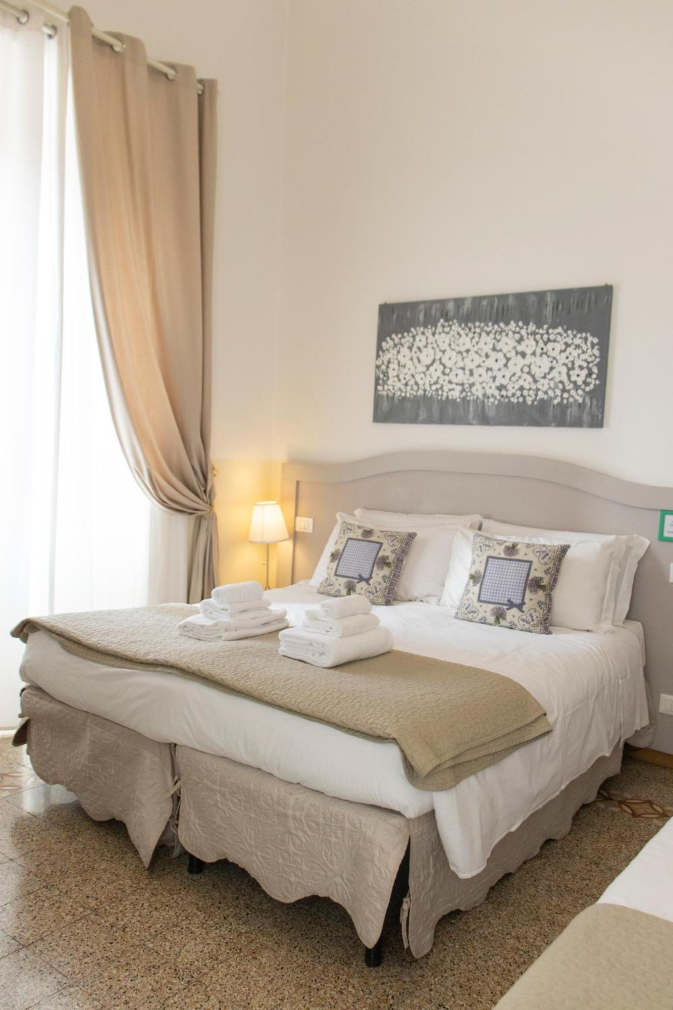 Biancorèroma Bed & Breakfast 2*