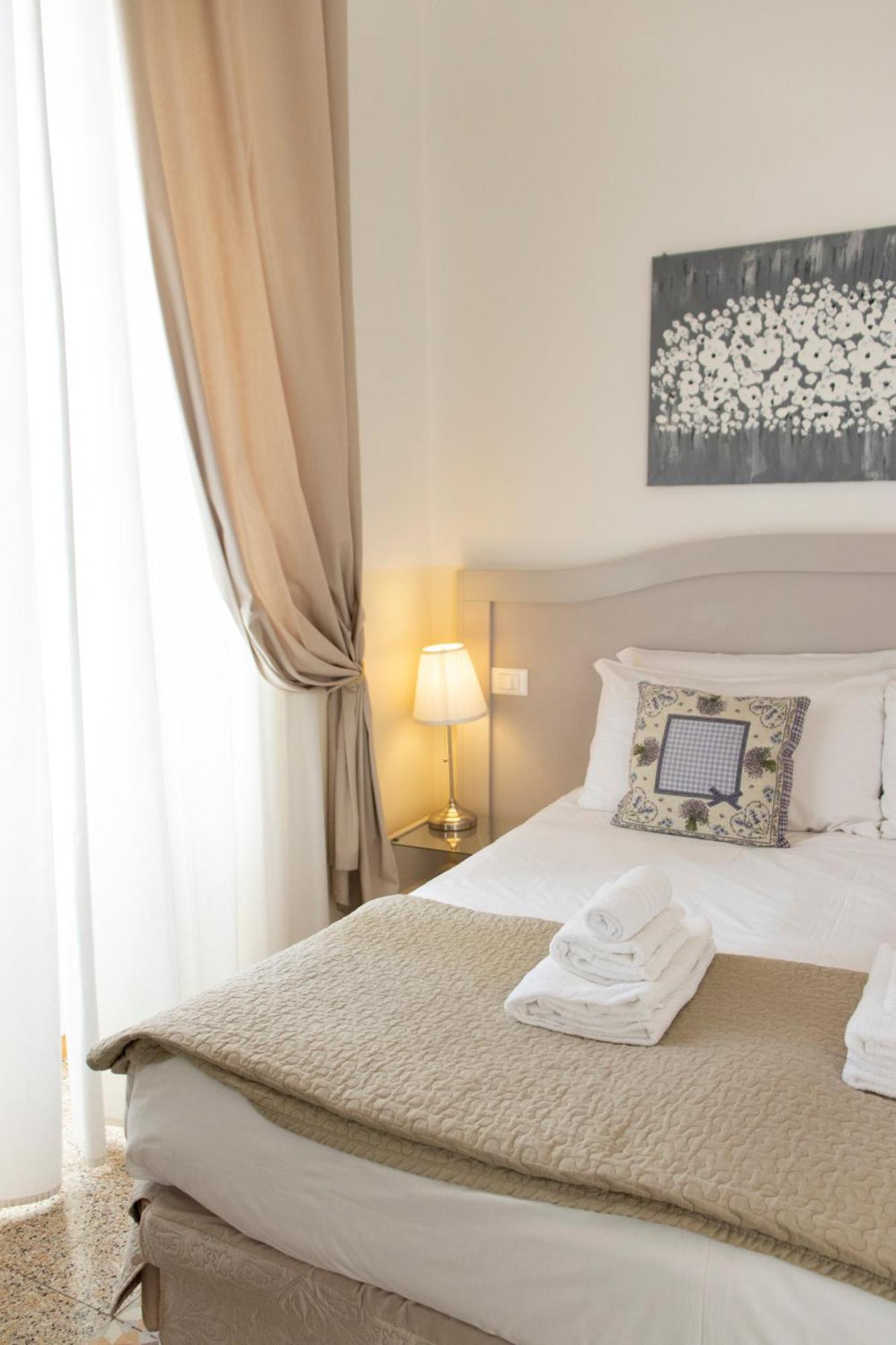 Biancorèroma Bed & Breakfast 2*