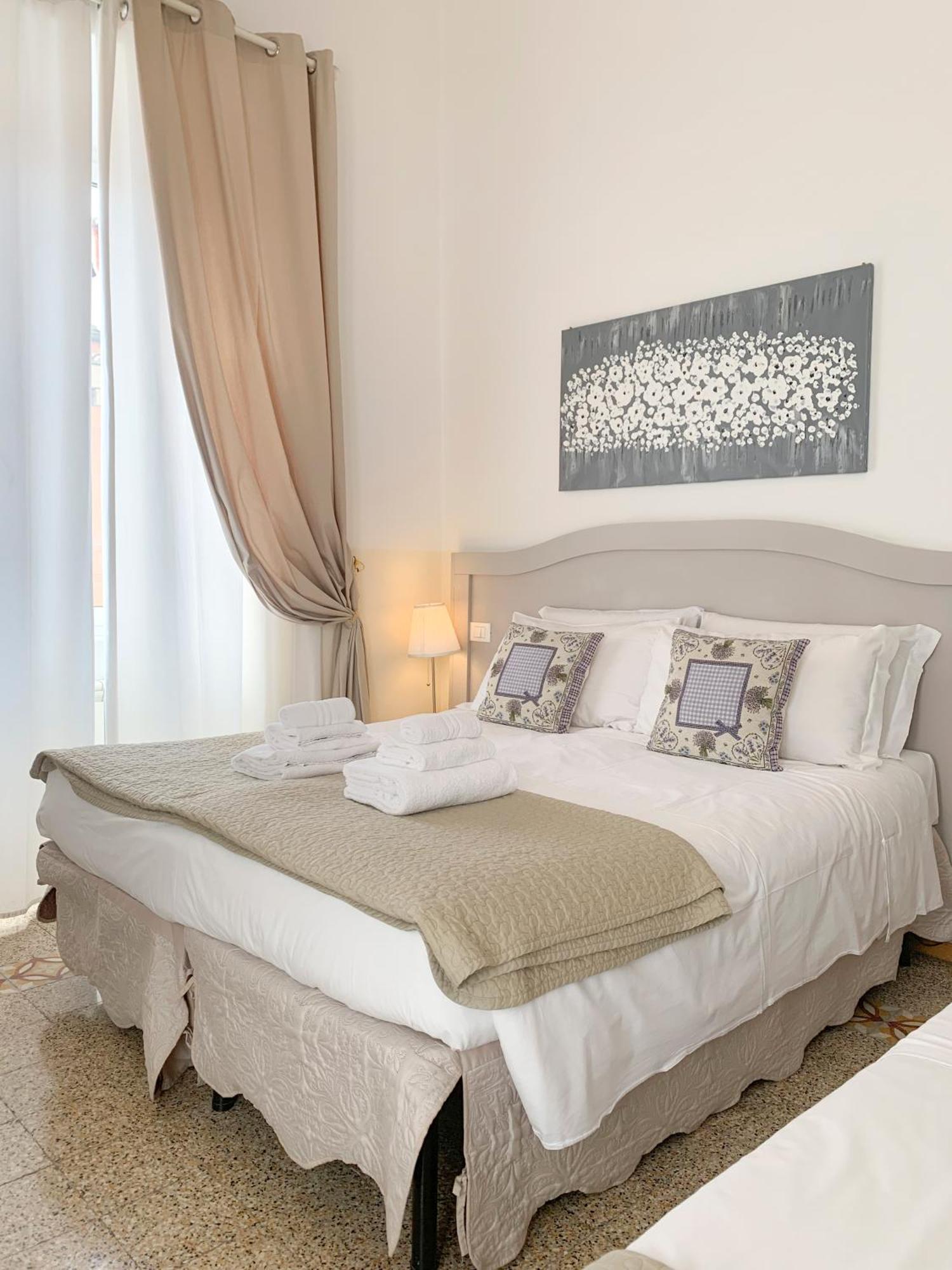 Biancorèroma Bed & Breakfast 2*