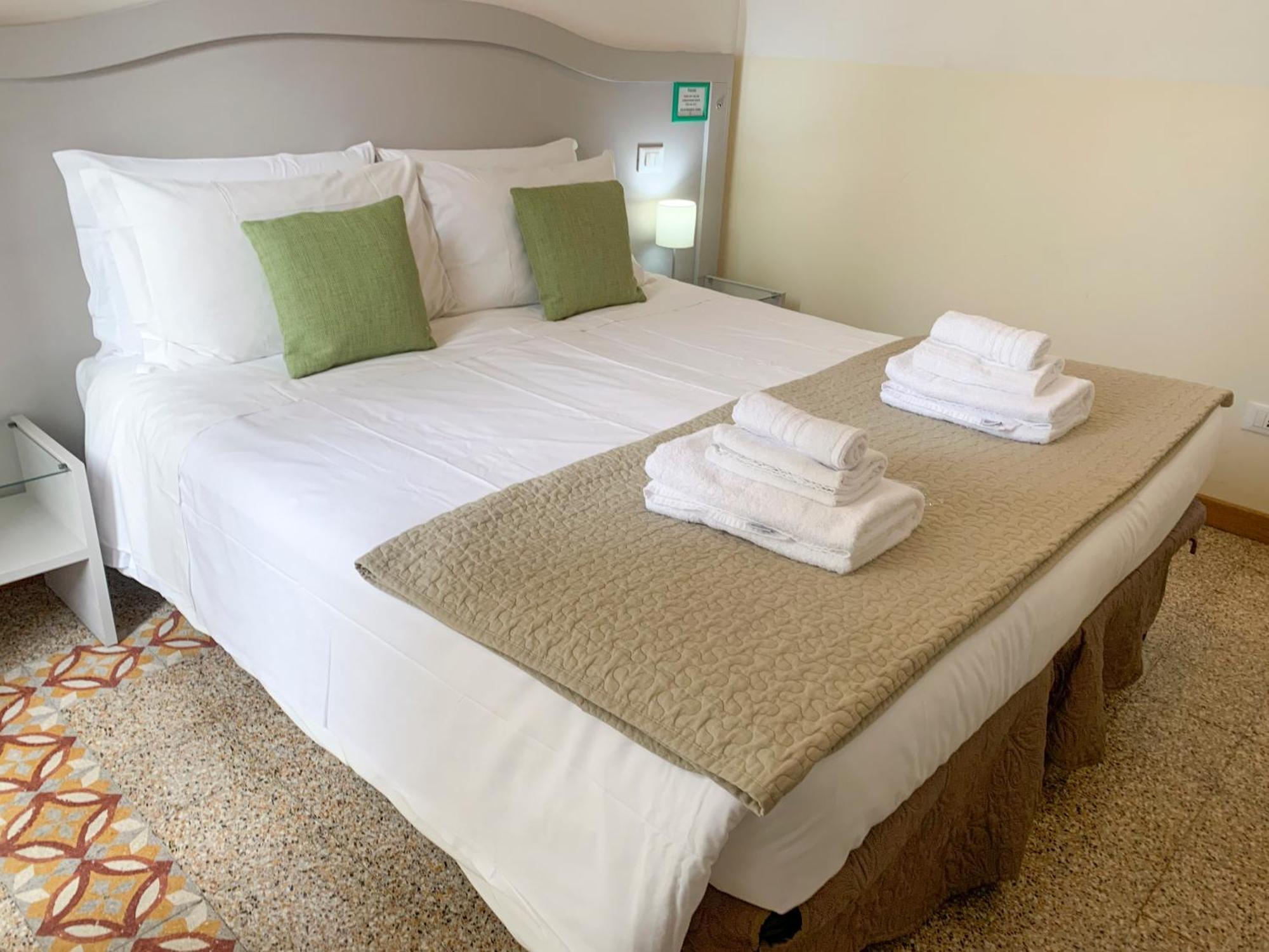 Bed & Breakfast Biancorèroma 2*