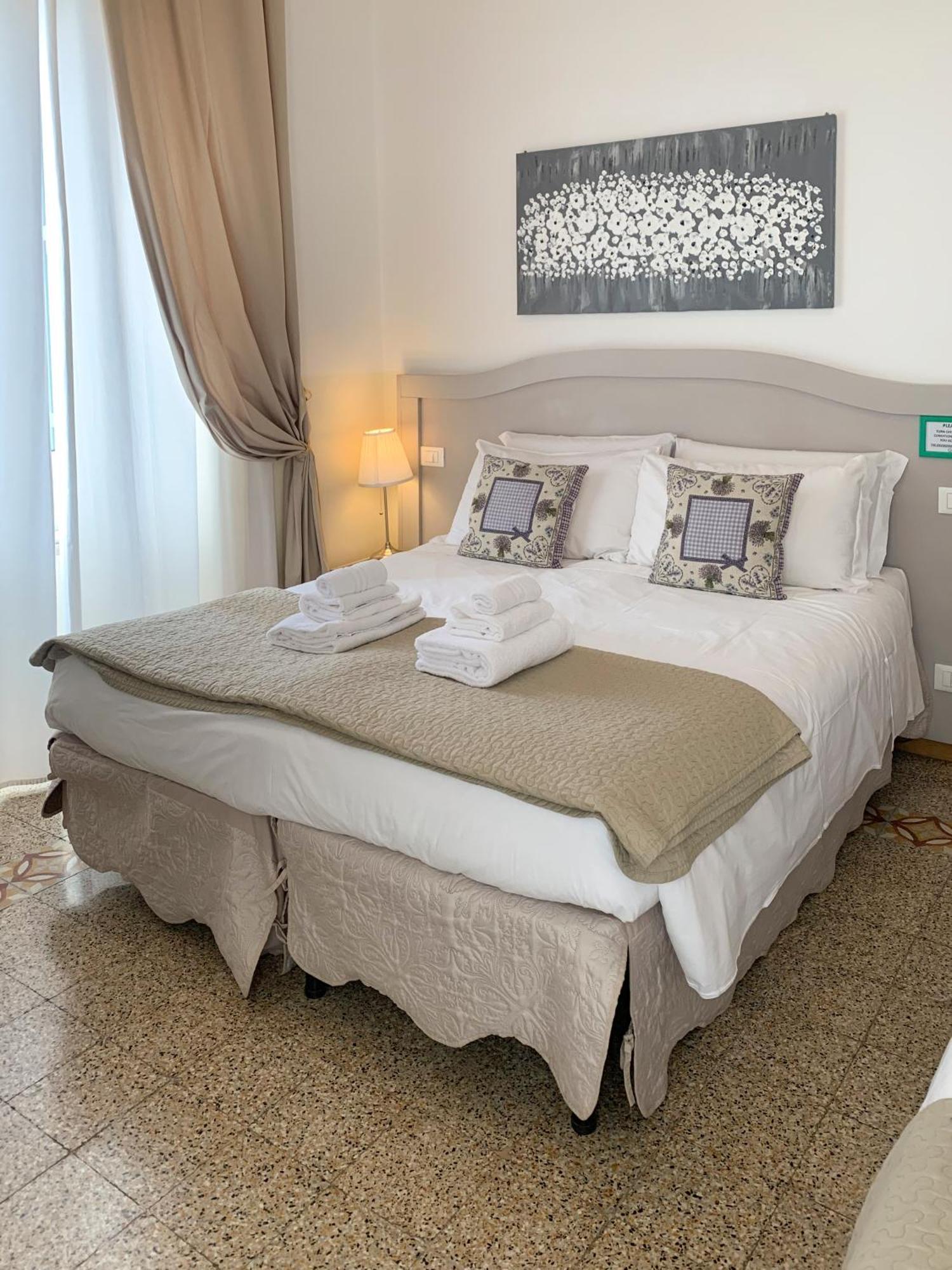 Biancorèroma Bed & Breakfast 2*