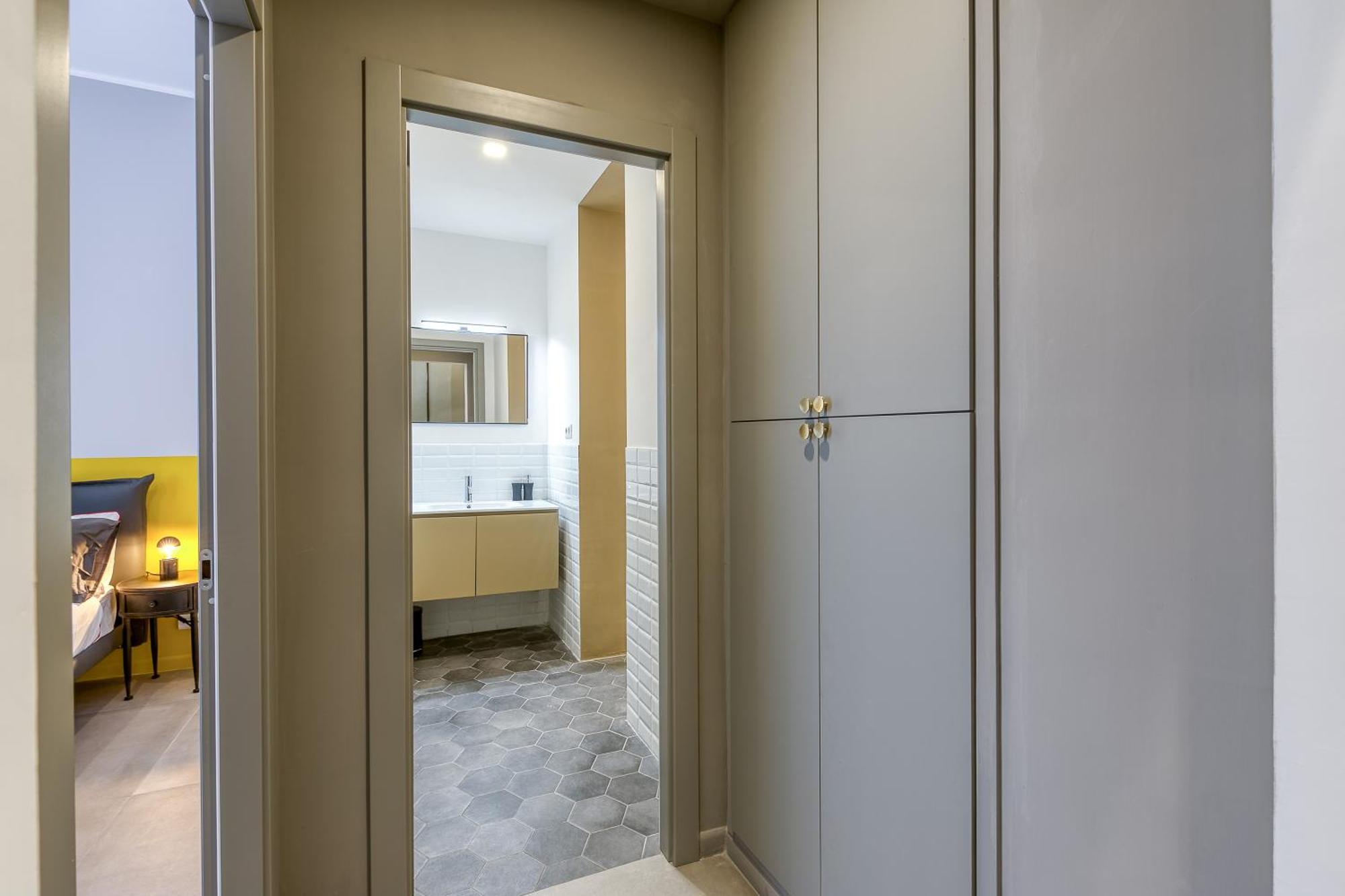 Apartment Clausim Domus: New Brightful Flat Next To The Vatican *