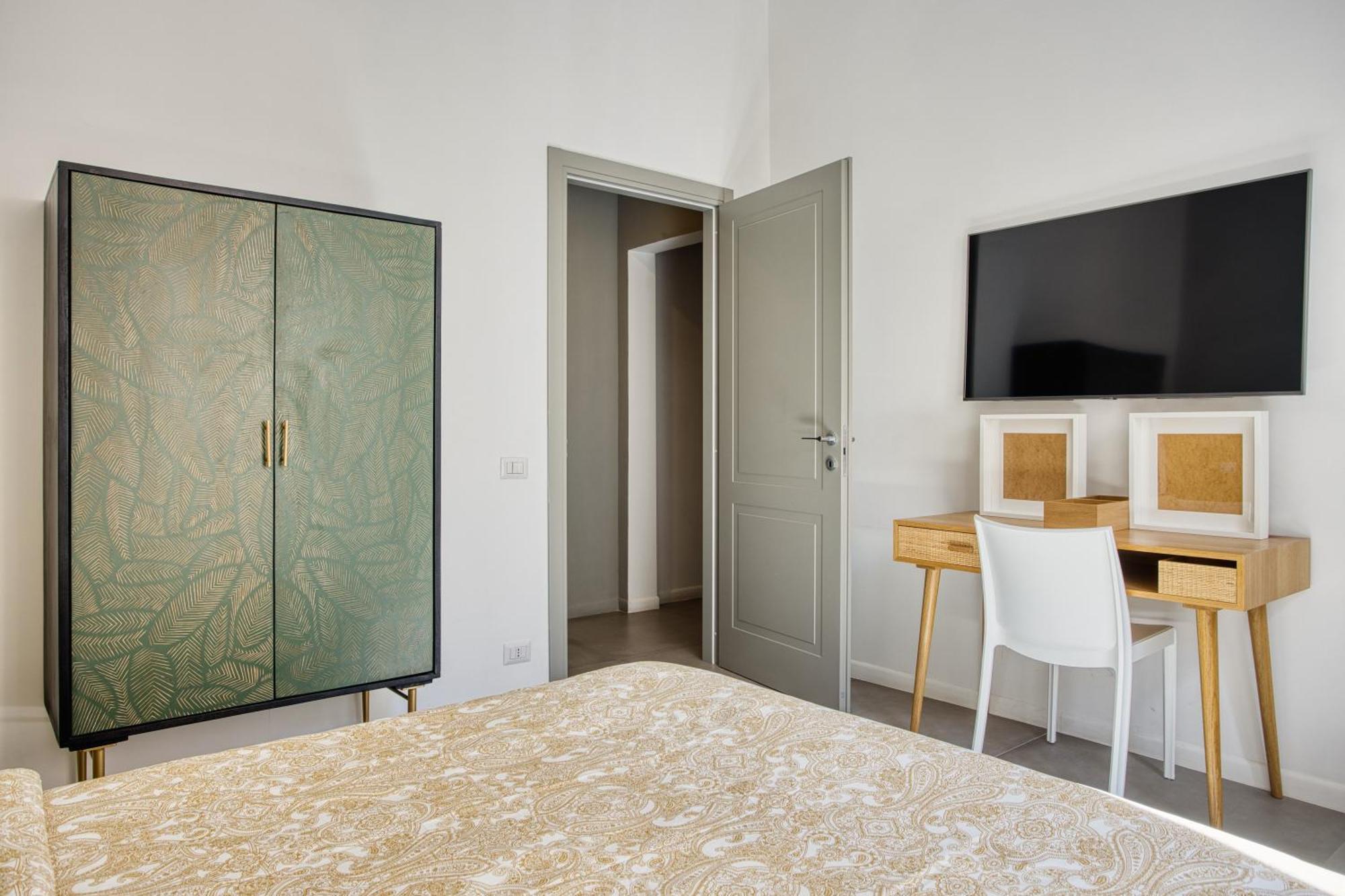 Clausim Domus: New Brightful Flat Next To The Vatican
