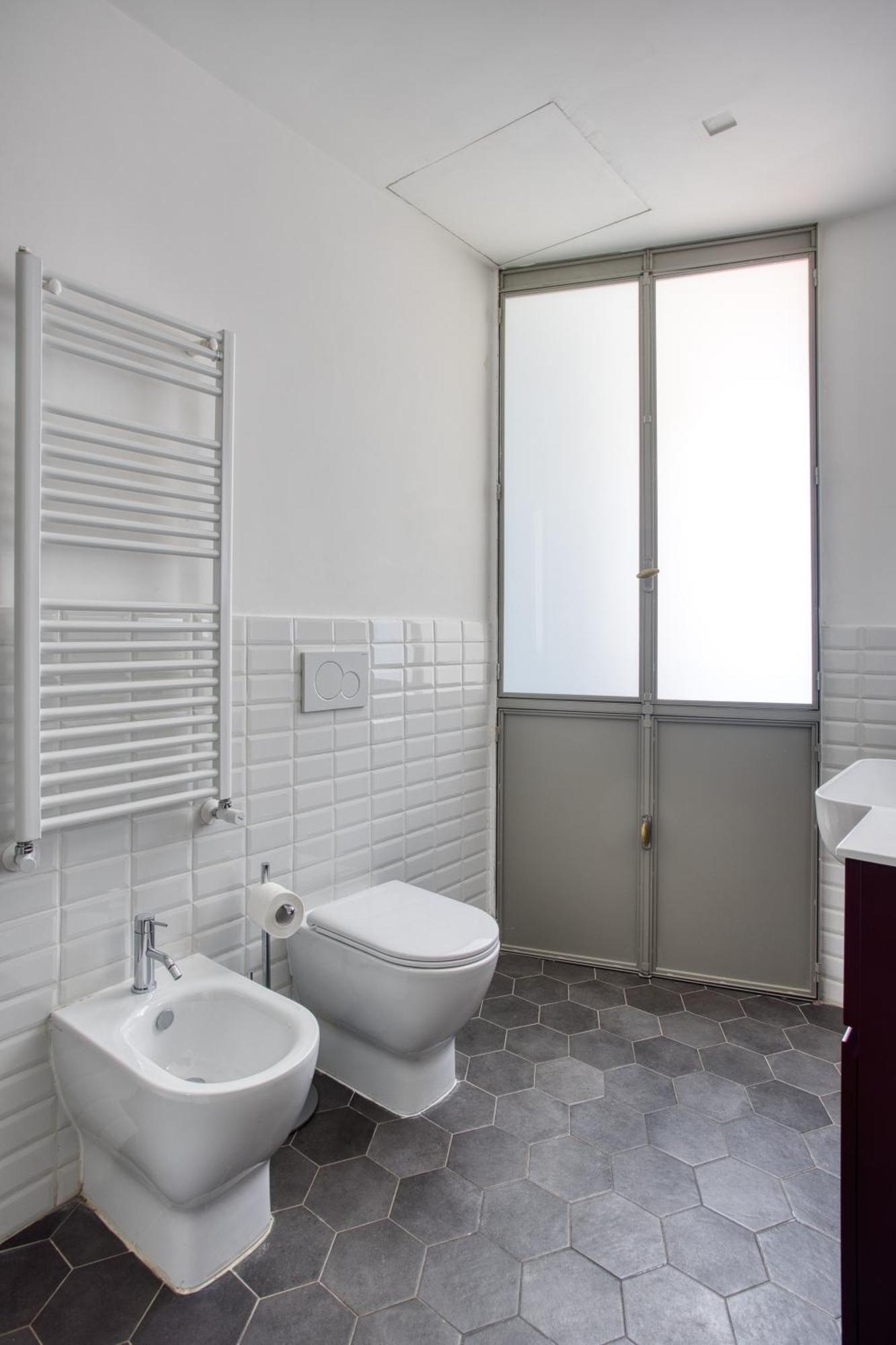 Clausim Domus: New Brightful Flat Next To The Vatican Apartment