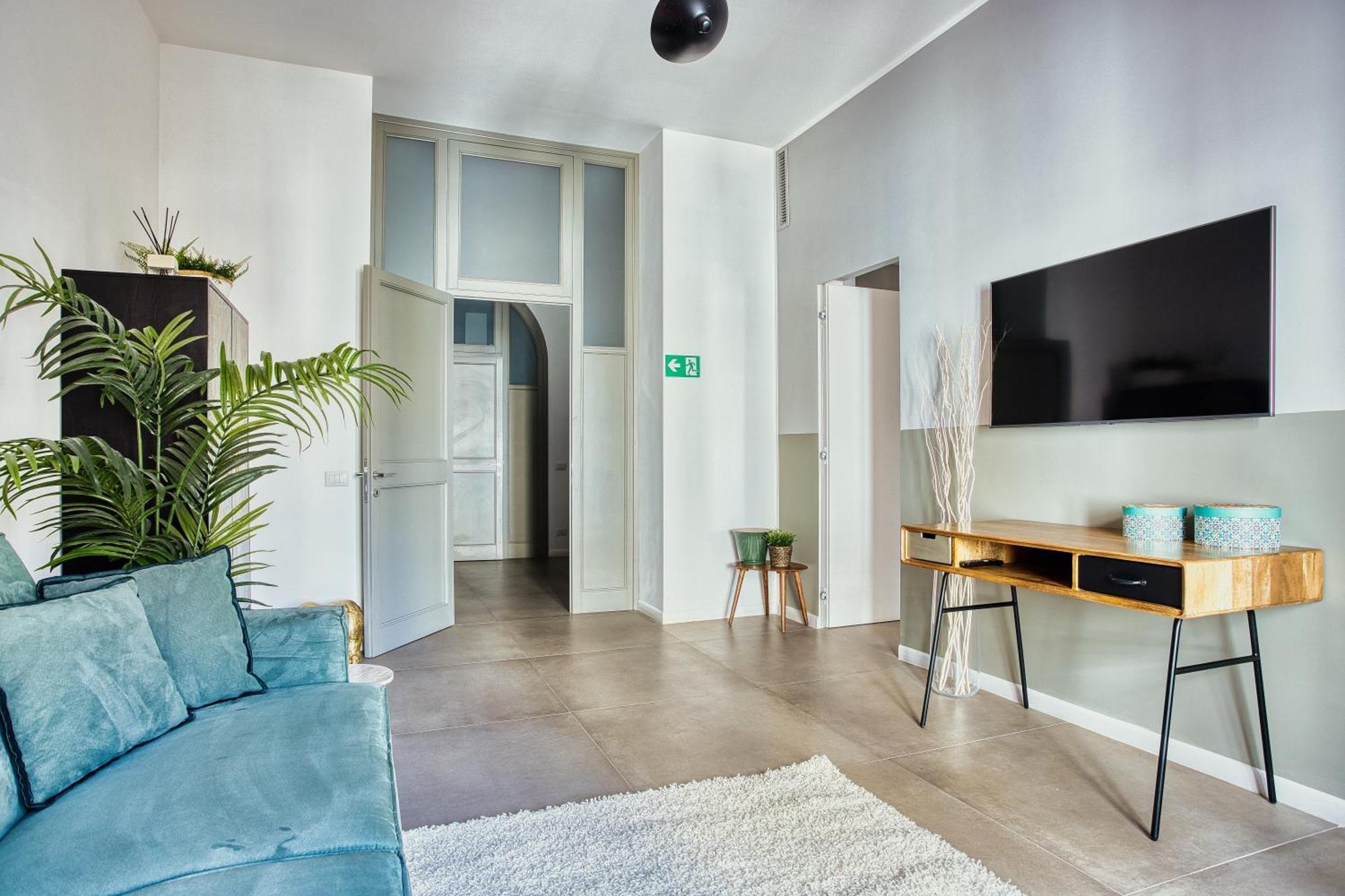 Clausim Domus: New Brightful Flat Next To The Vatican Apartment