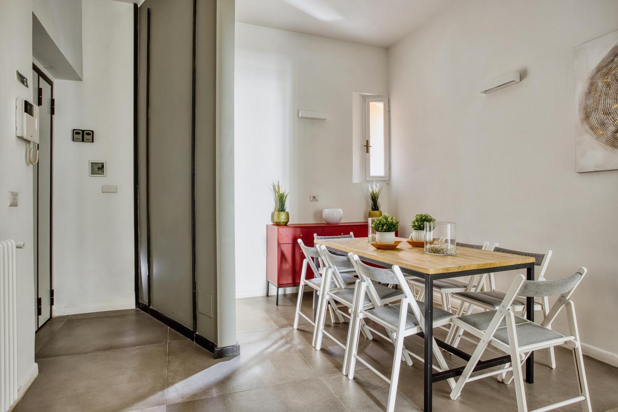 Apartment Clausim Domus: New Brightful Flat Next To The Vatican *
