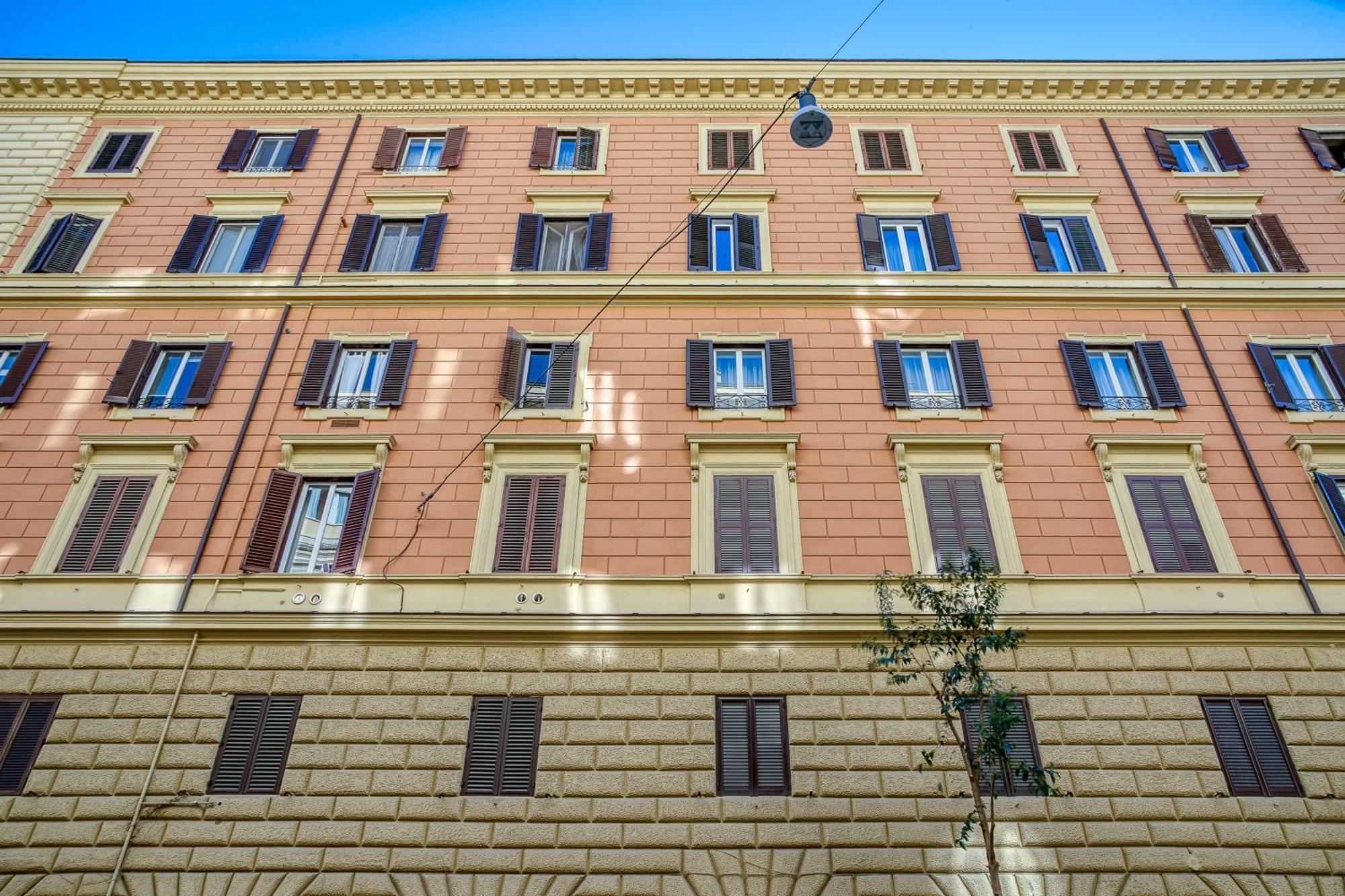 Apartment Clausim Domus: New Brightful Flat Next To The Vatican Rom