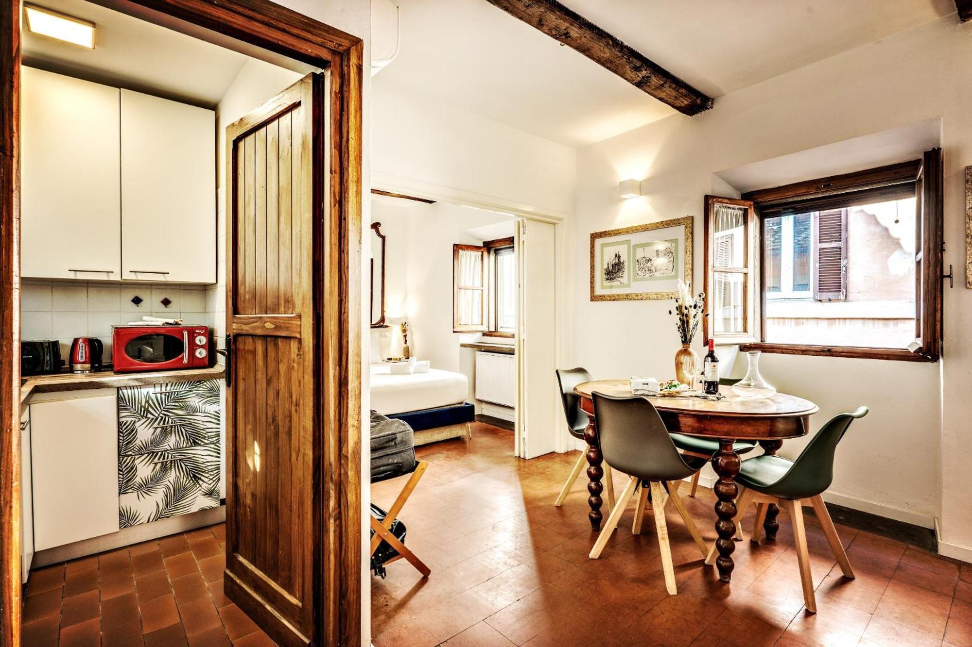 Maya Rhome Trastevere Roma