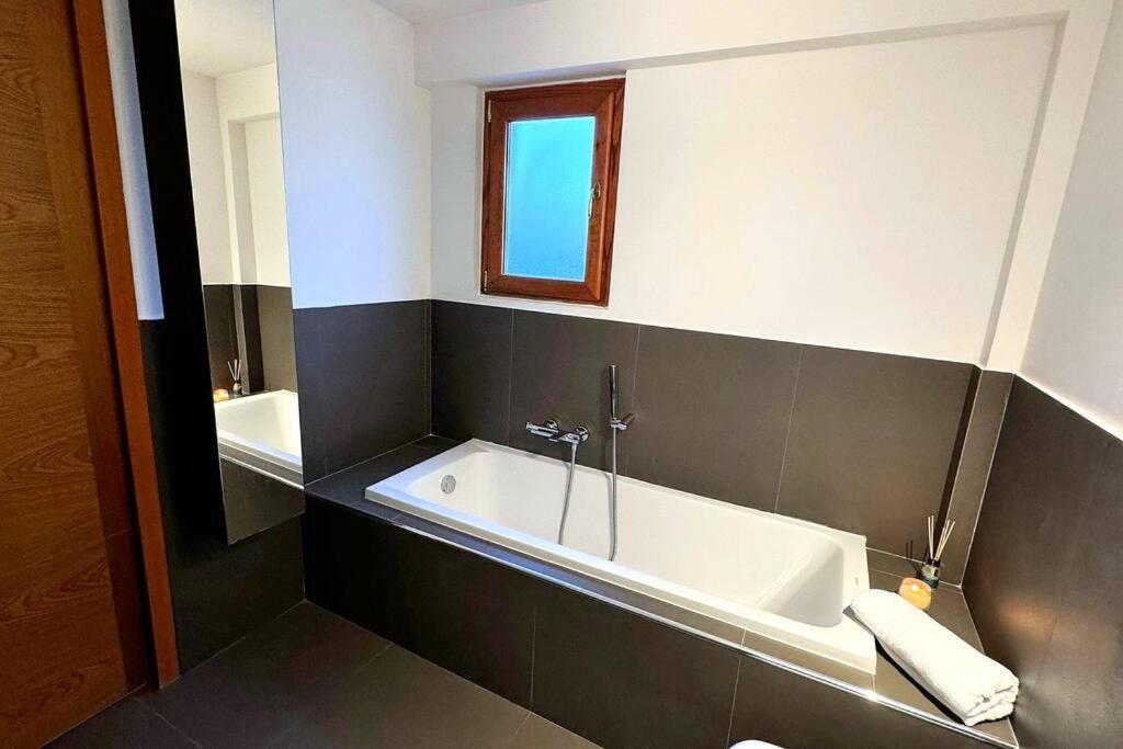 10 Min To Center Luxury Panoramic Penthouse Apartment Rom