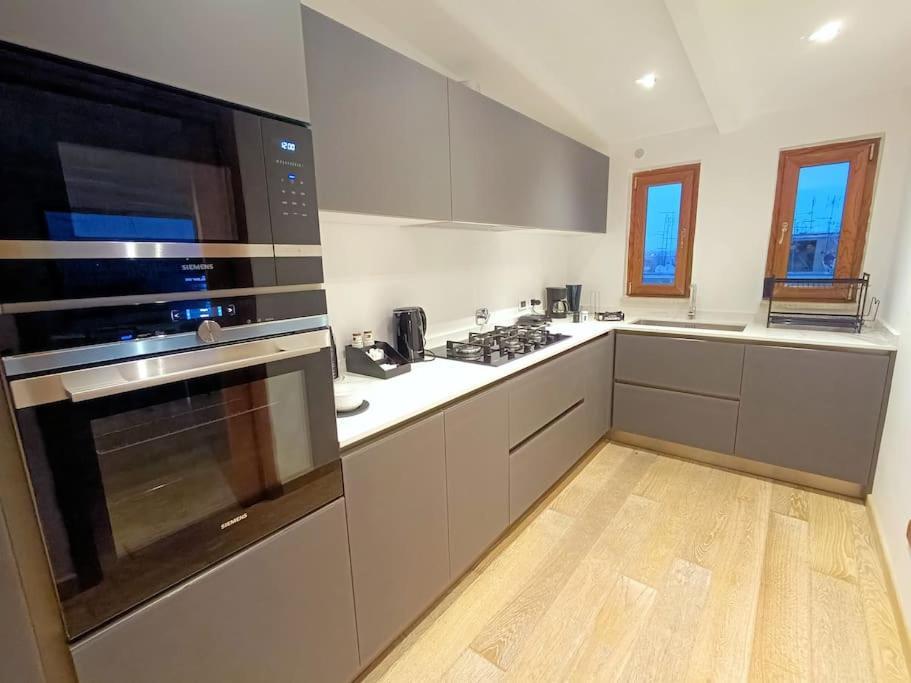 10 Min To Center Luxury Panoramic Penthouse Apartamento *