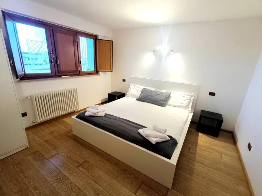 10 Min To Center Luxury Panoramic Penthouse *